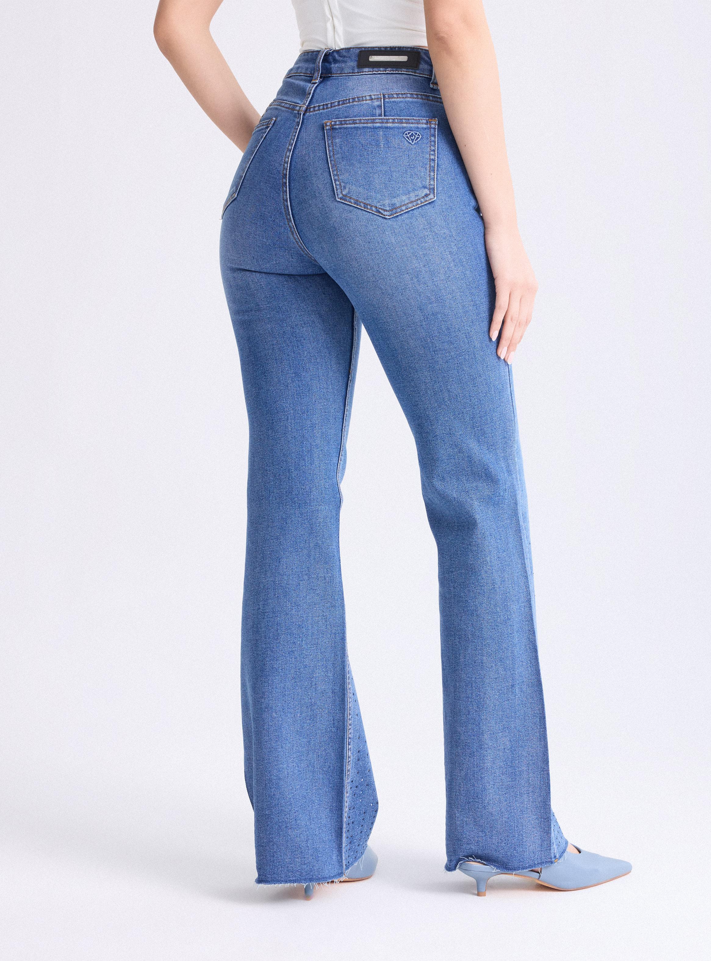 Jeans Flare con Strass en Bota-1