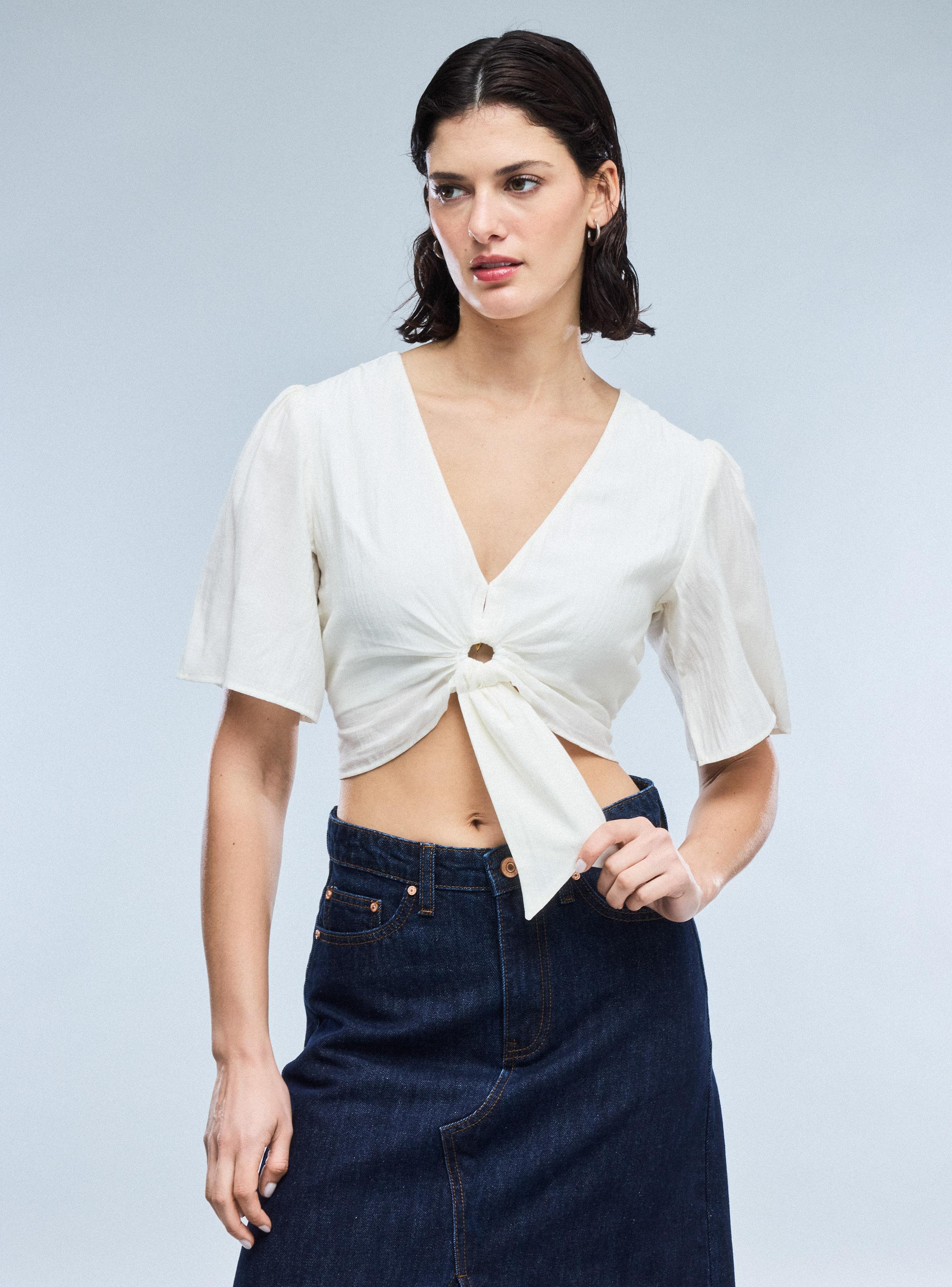 Blusa Nudo en el Frente-0
