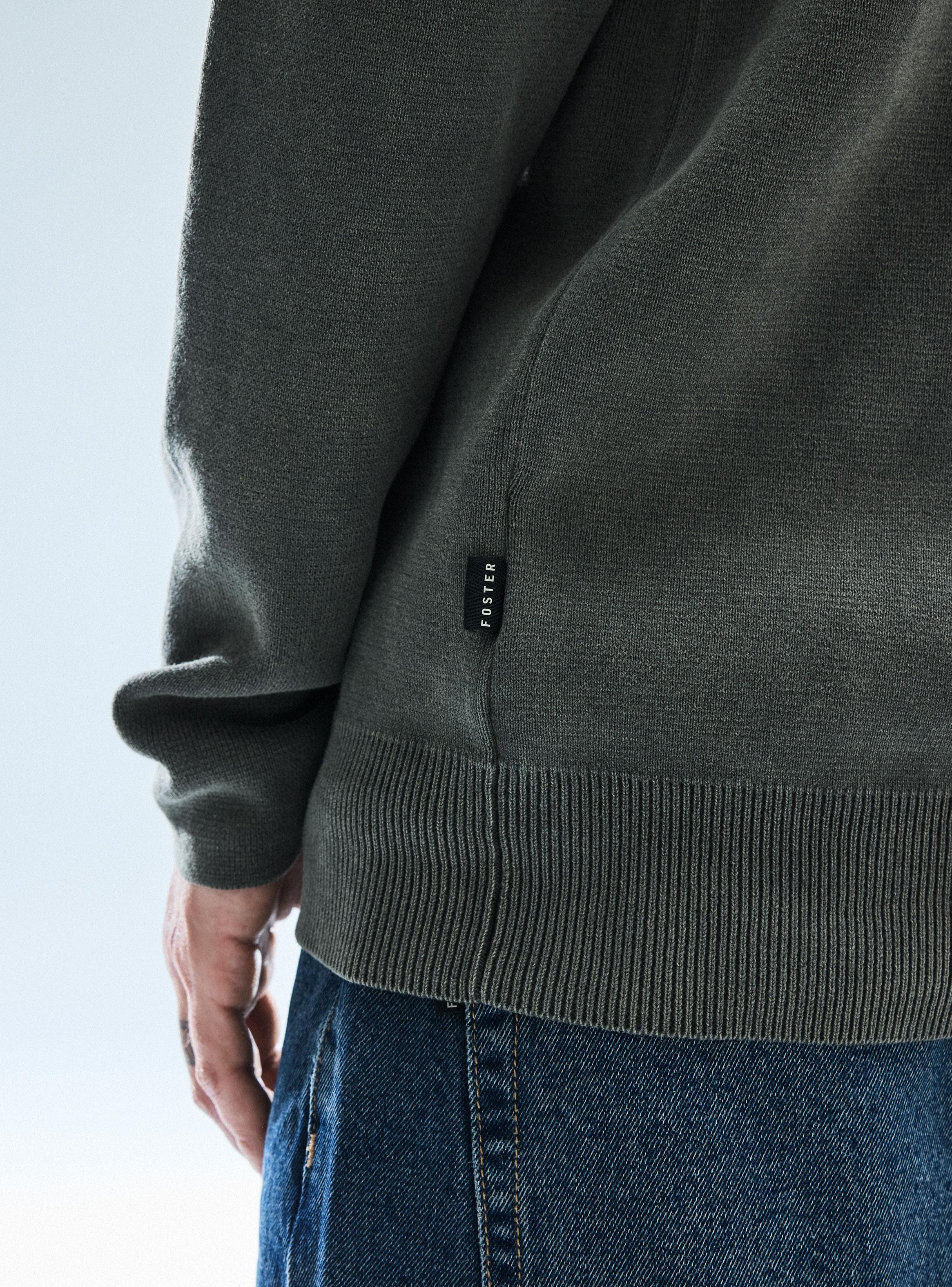 Sweater Cuello Alto Cierre Regular-3