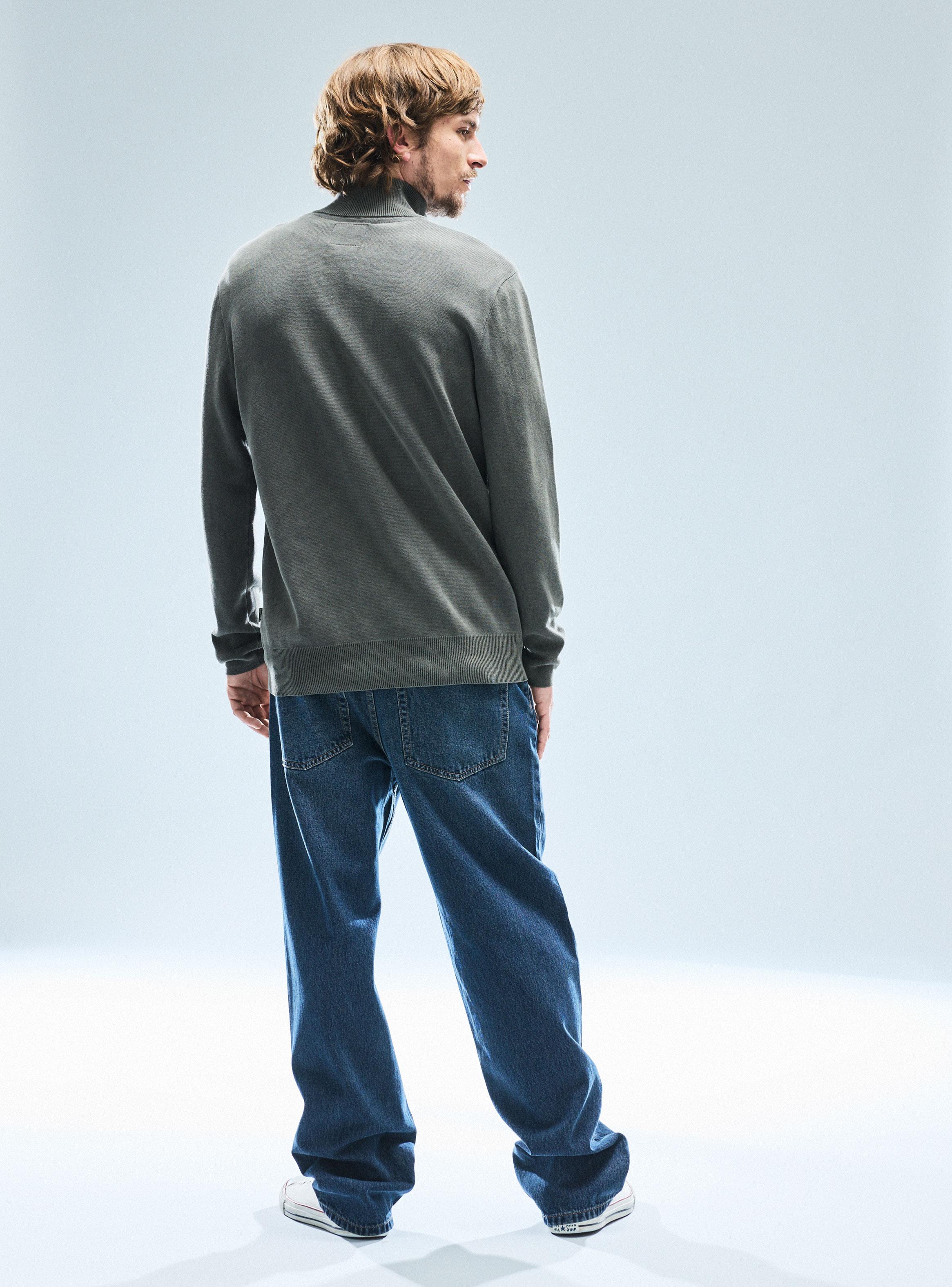 Sweater Cuello Alto Cierre Regular-5