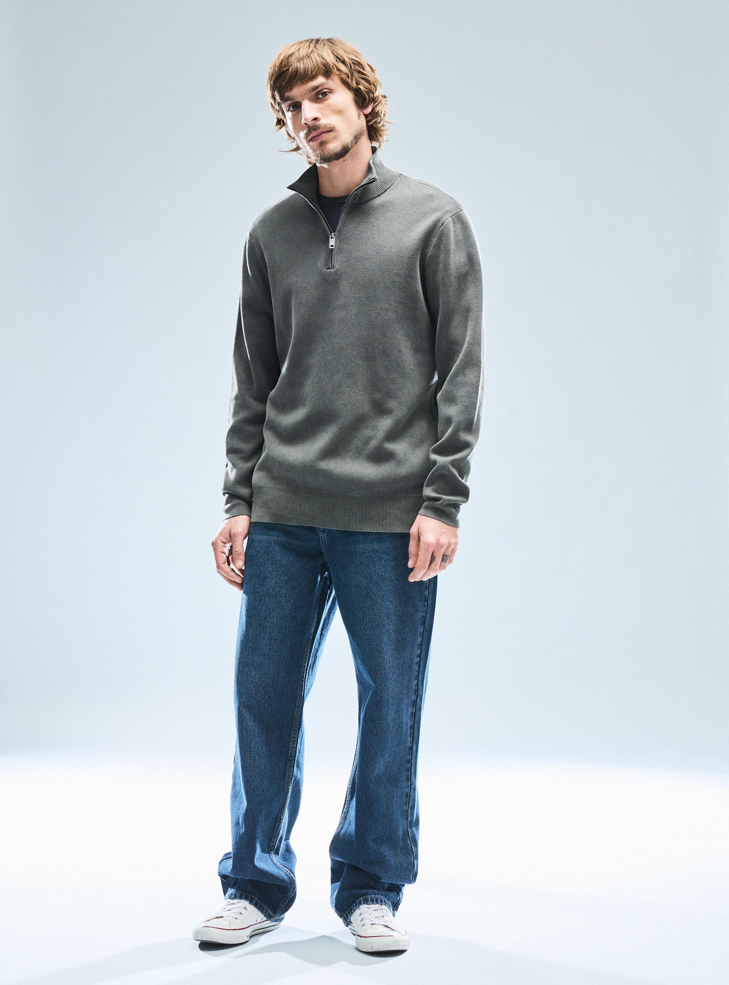 Sweater Cuello Alto Cierre Regular-4