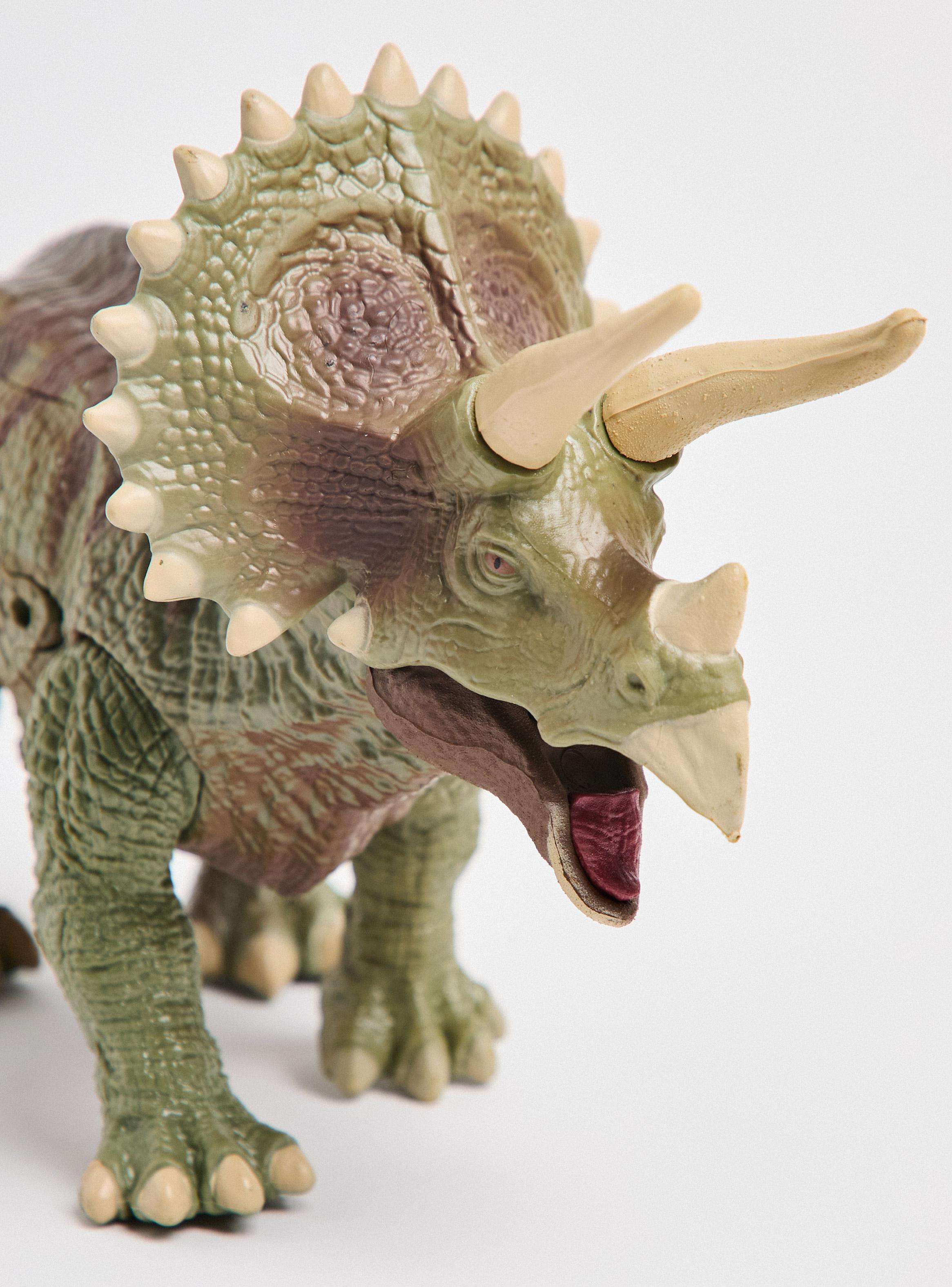Dinosaurio Triceratops con Luz y Sonido-1