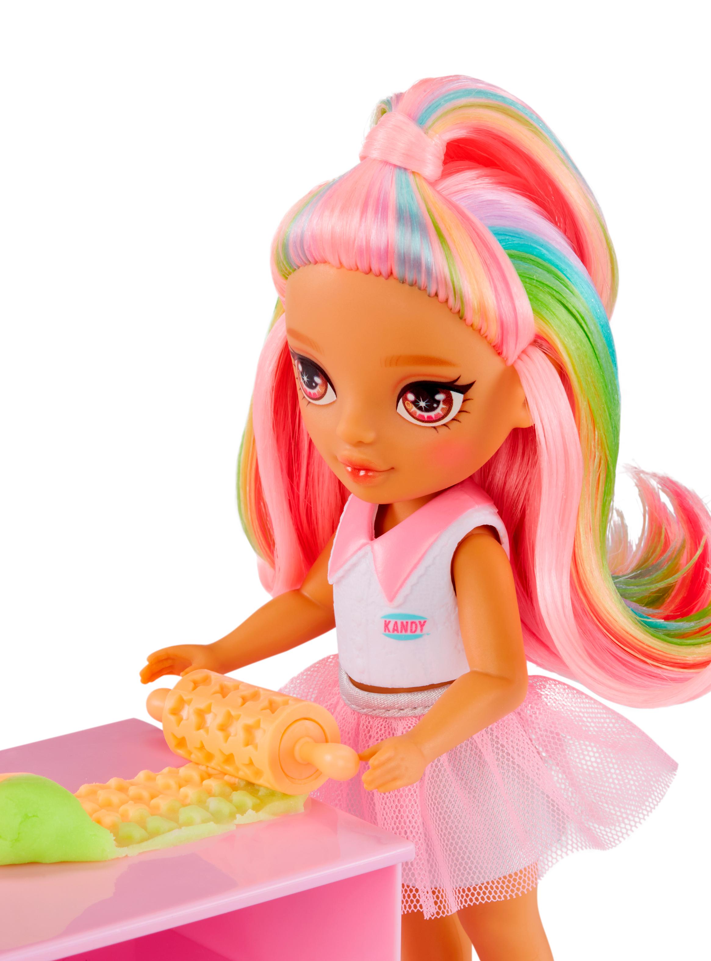 Muñeca Little Dessert Shop con Juego Kandy-4