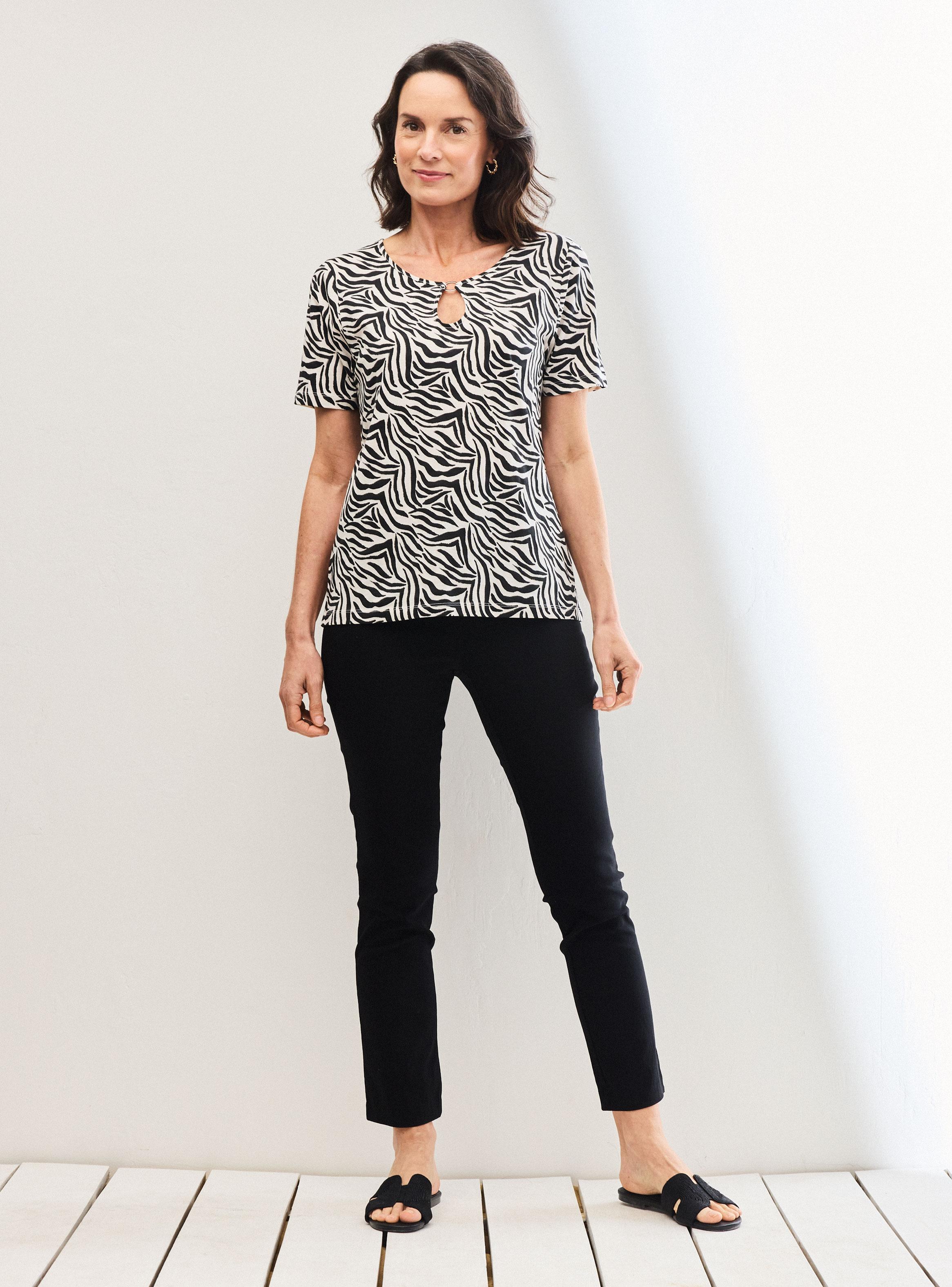 Polera Estampada con Argolla Metálica en Escote-4