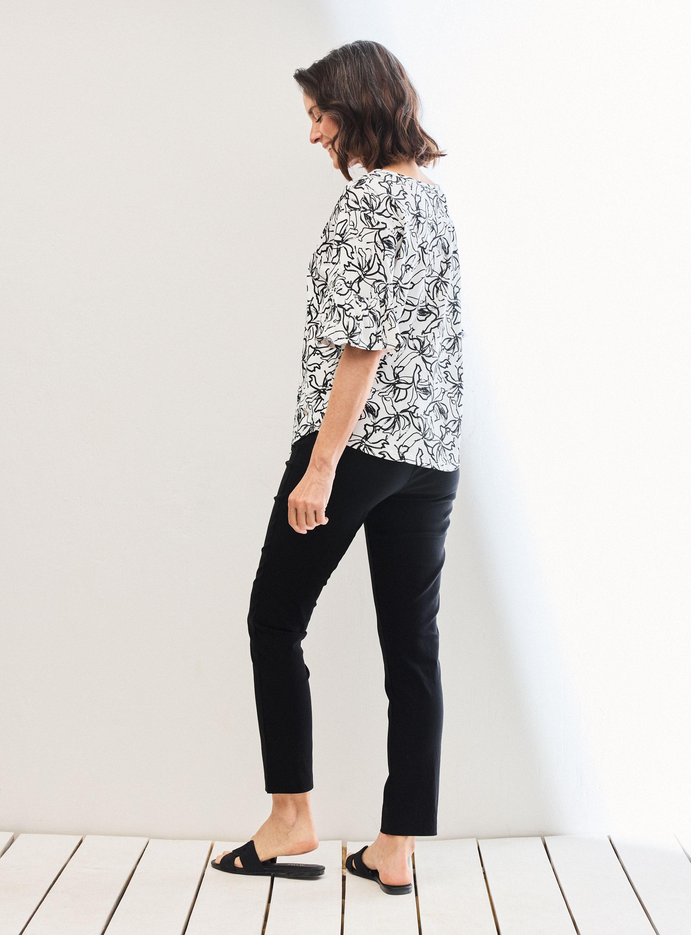 Polera Accesorio en Escote Manga Poeta Corta-5