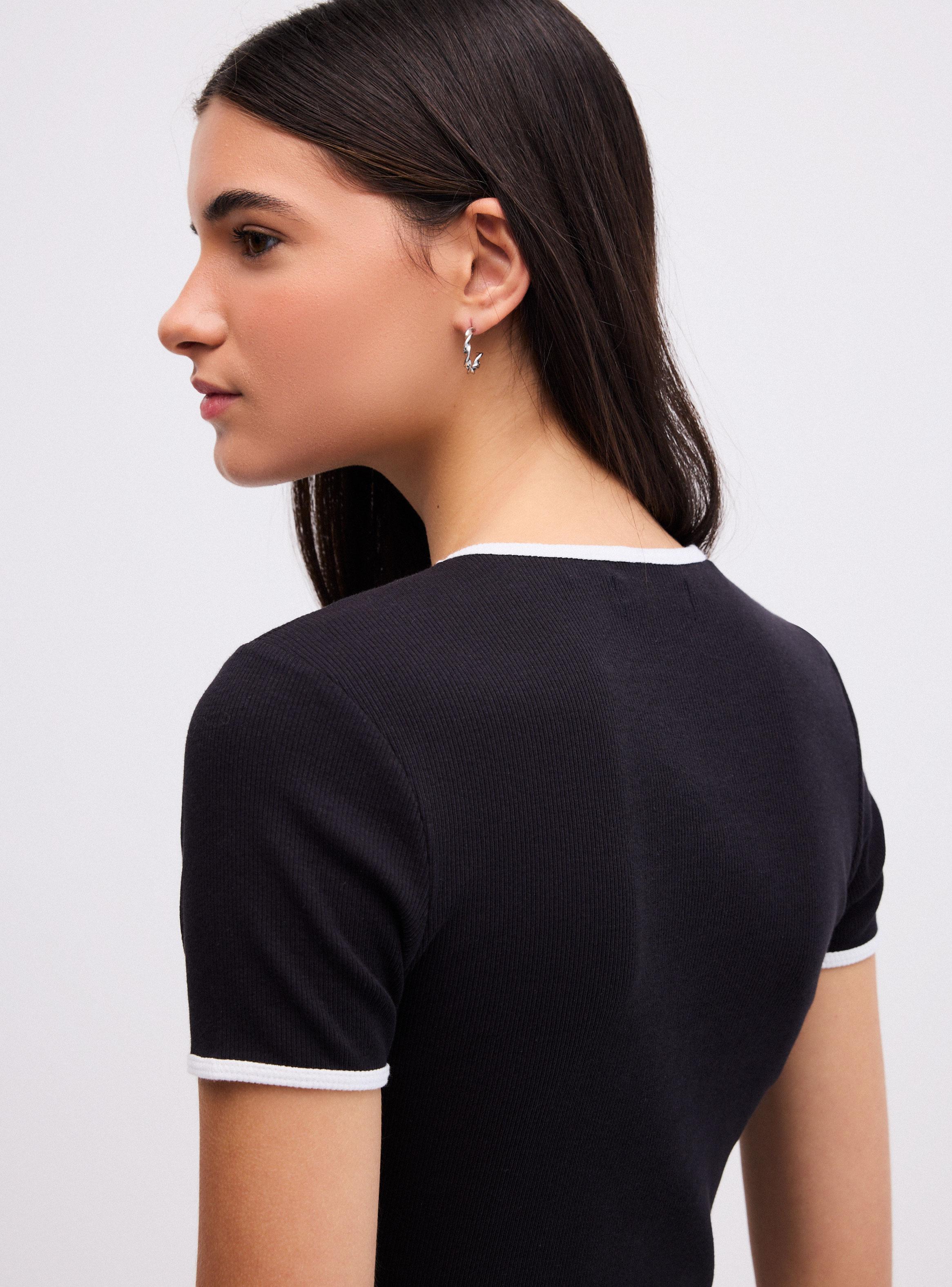 Polera con Piping a Contratono-3