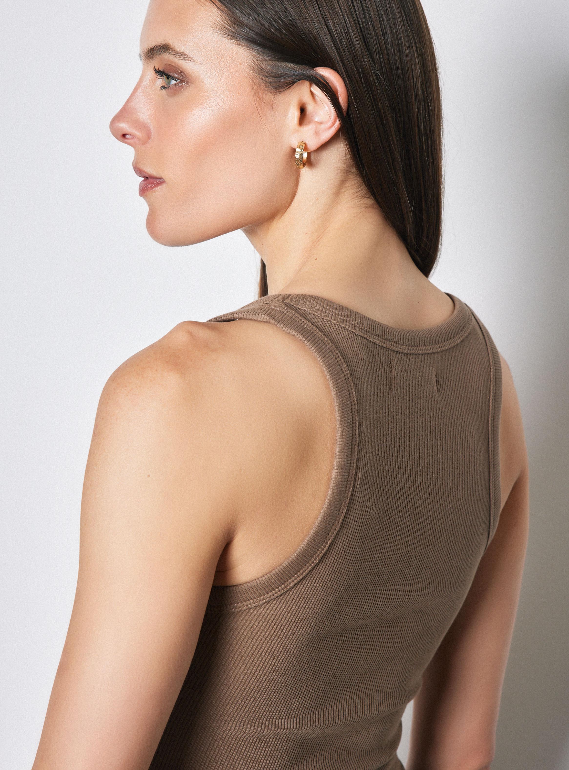 Polera sin Mangas Escote Redondo-3