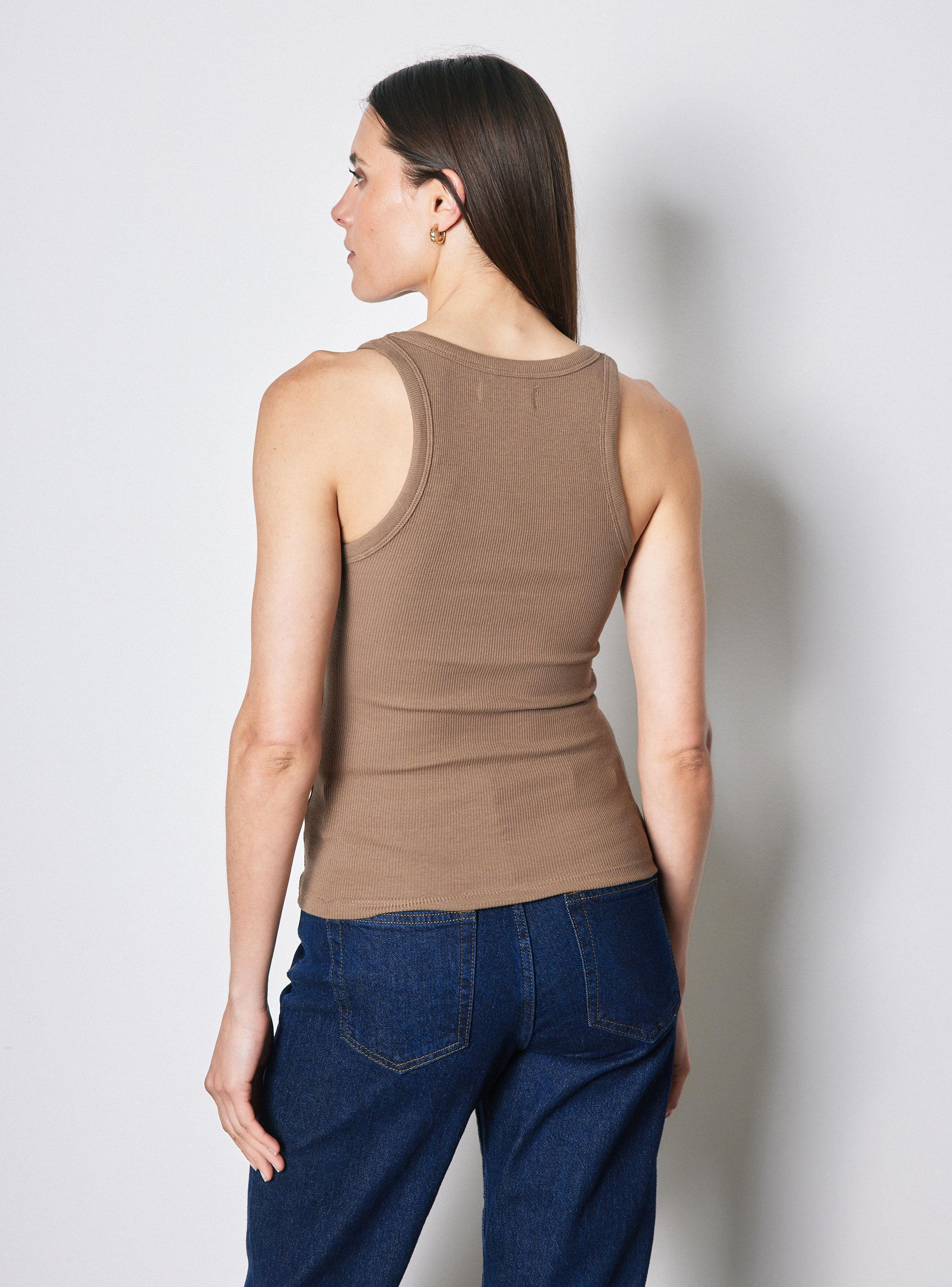 Polera sin Mangas Escote Redondo-1