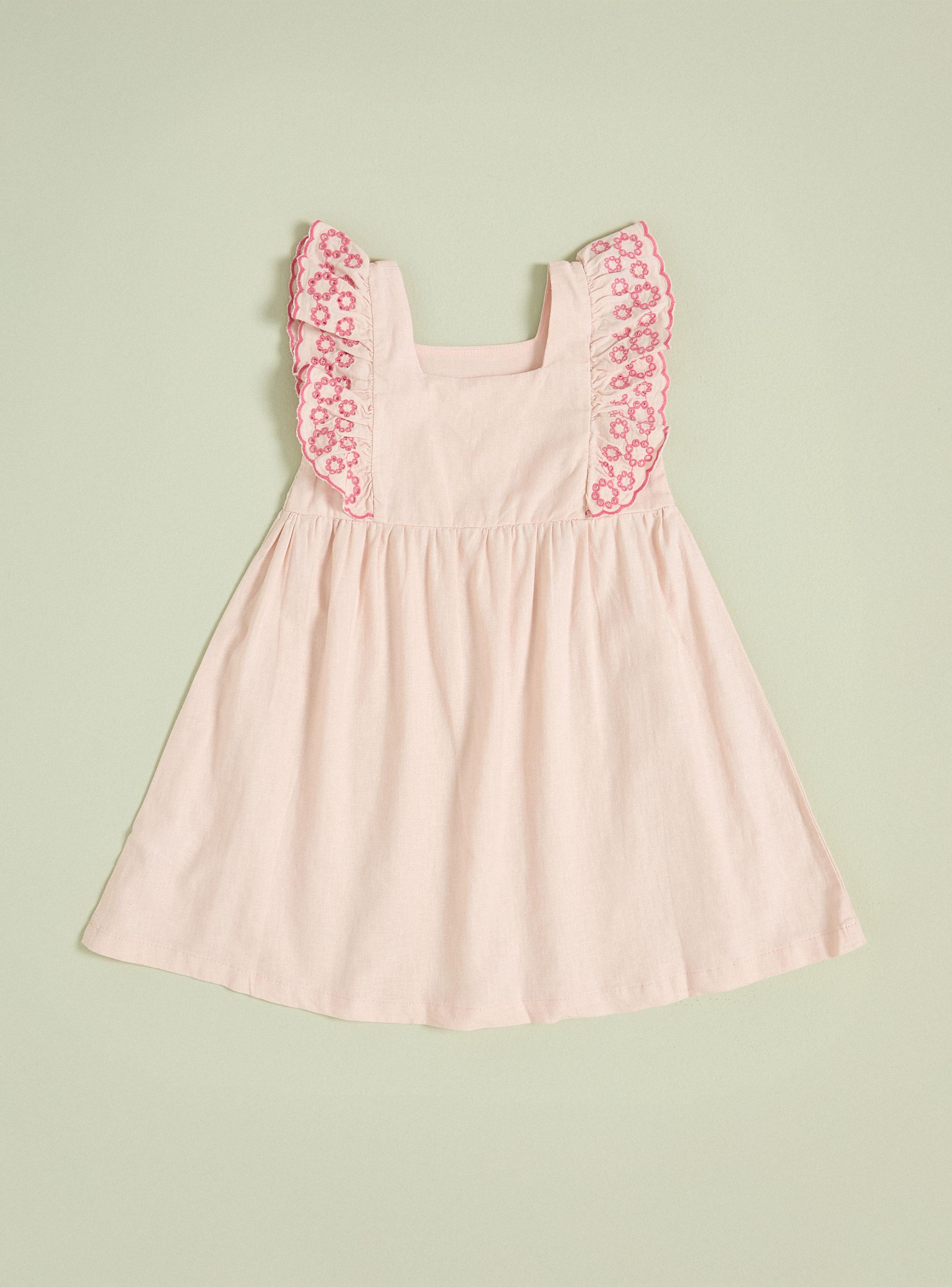 Vestido con Vuelos Bordado de Lino-3