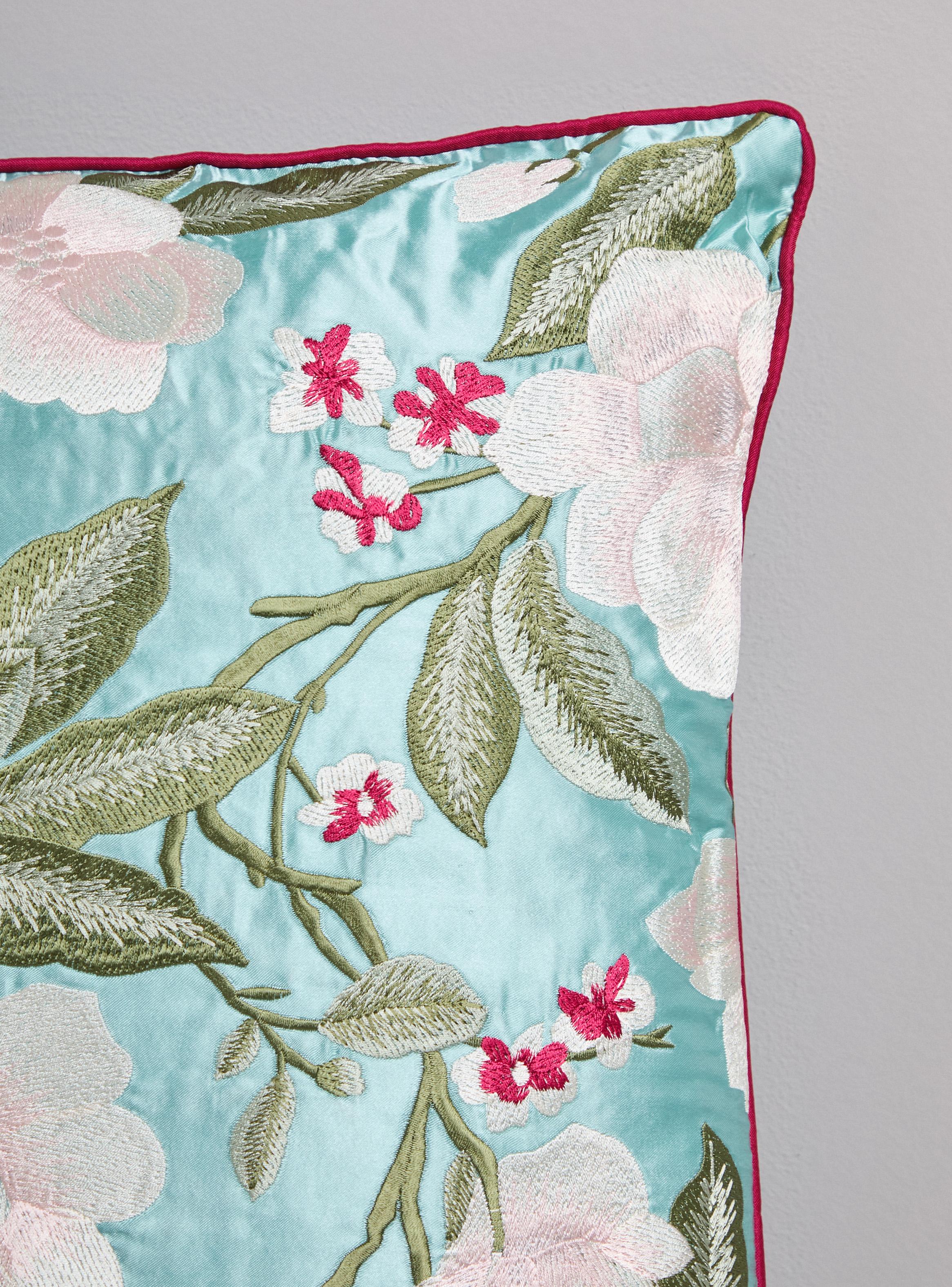 Cojín Bordado 4 Flores 45x45 cm-2