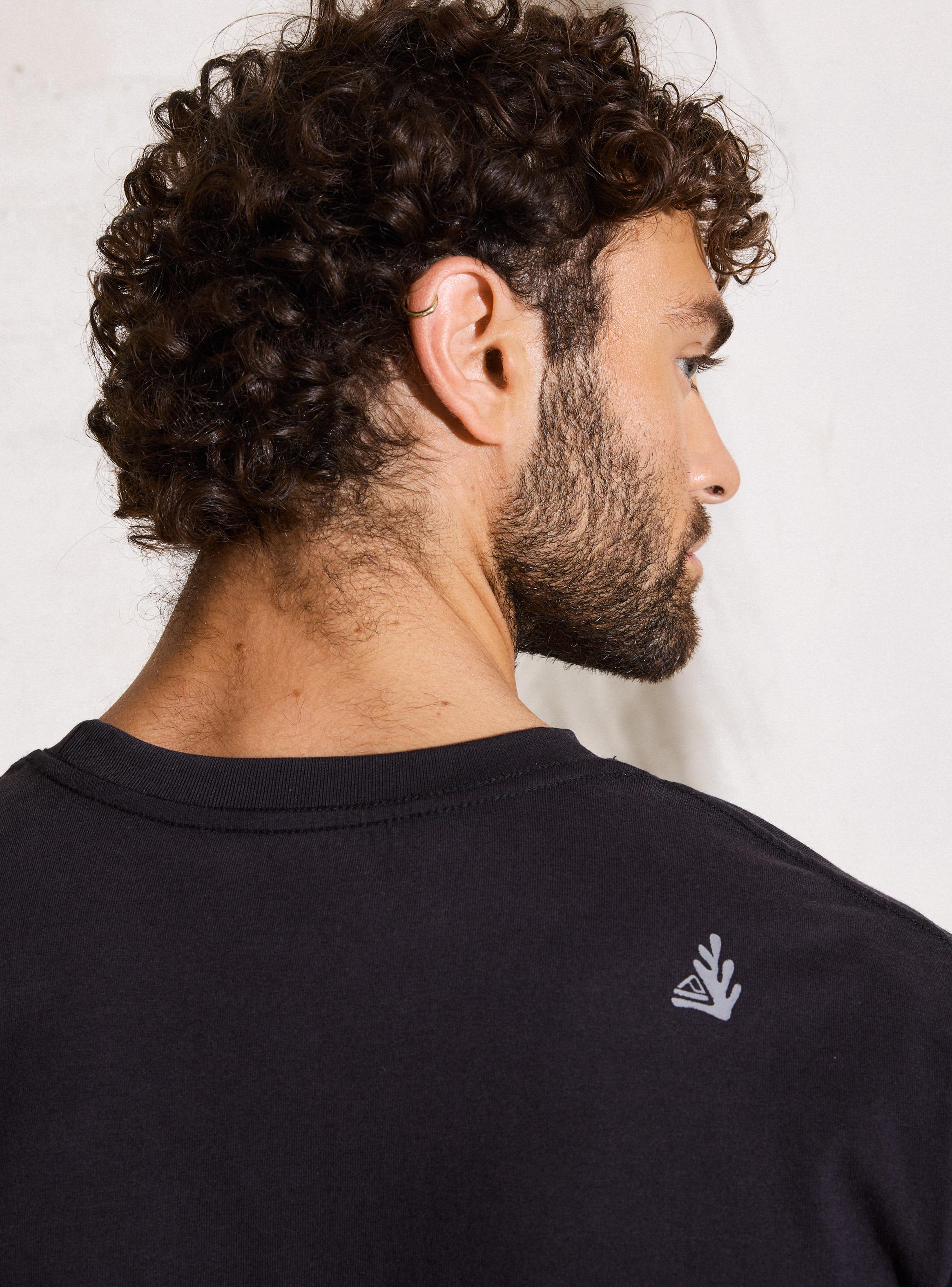 Polera Etiqueta Frontal Print Espalda-3