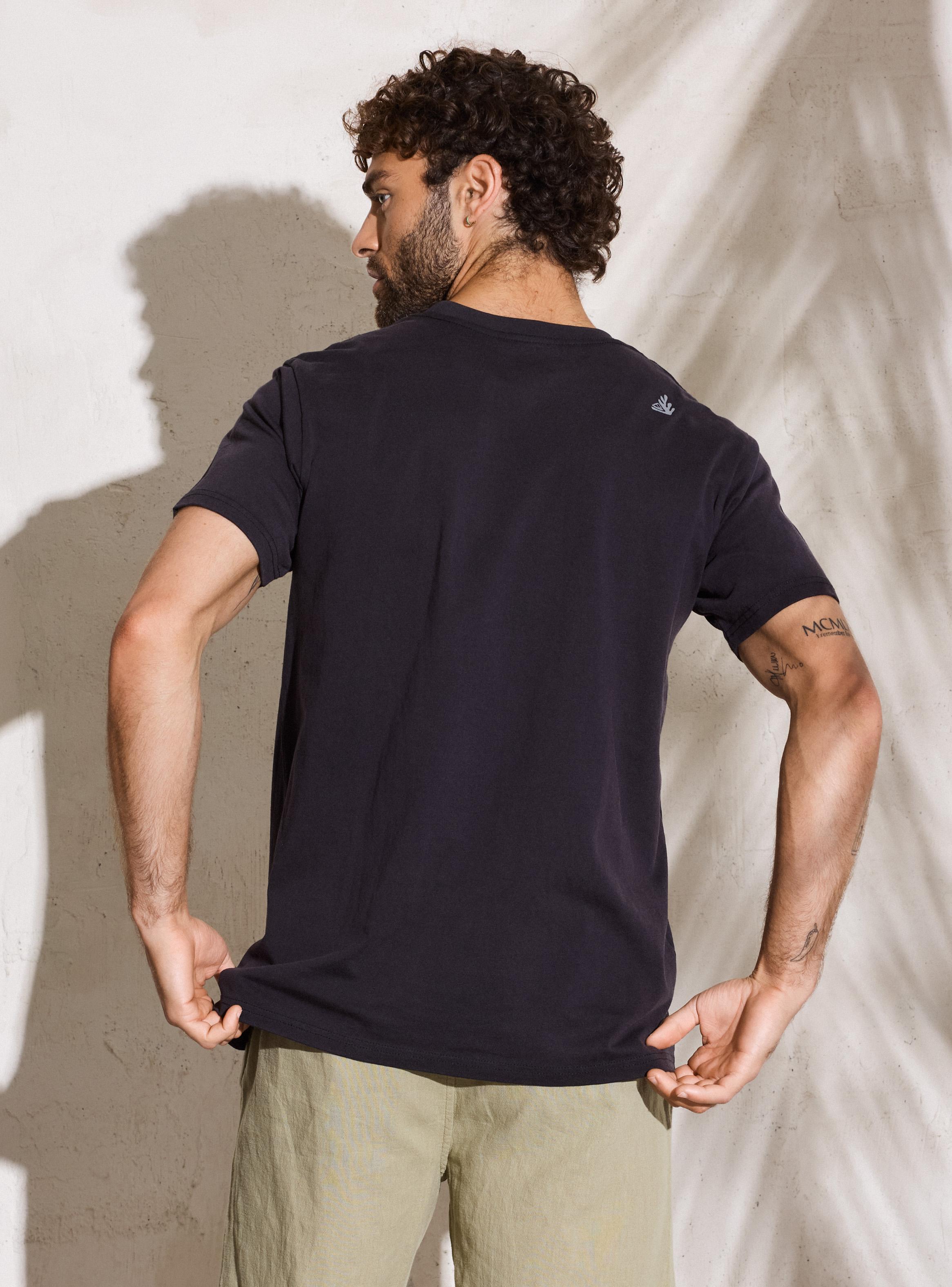 Polera Etiqueta Frontal Print Espalda-1