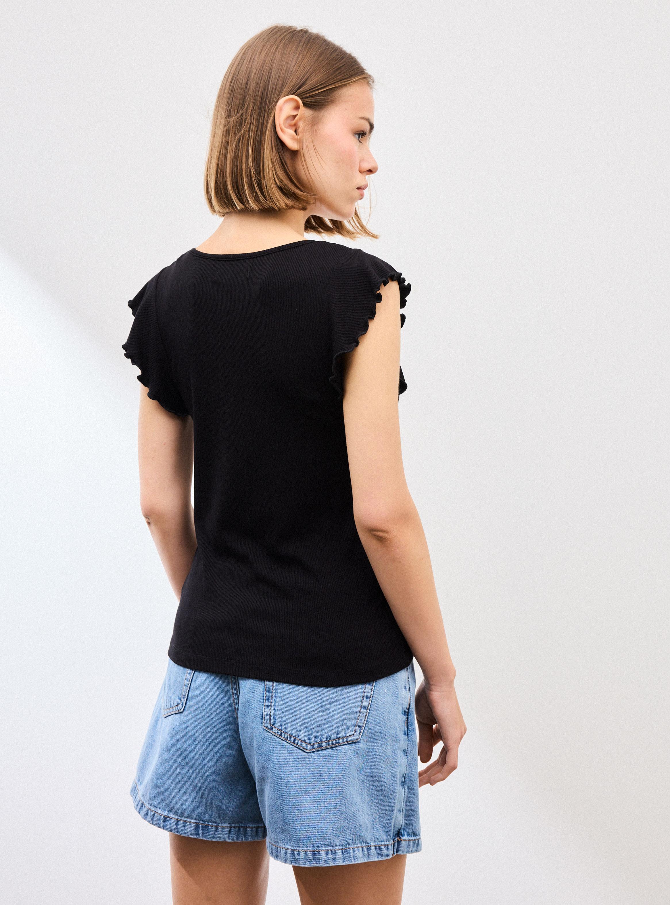 Polera Cuello V Tela Acanalada con Mangas Vuelo-1