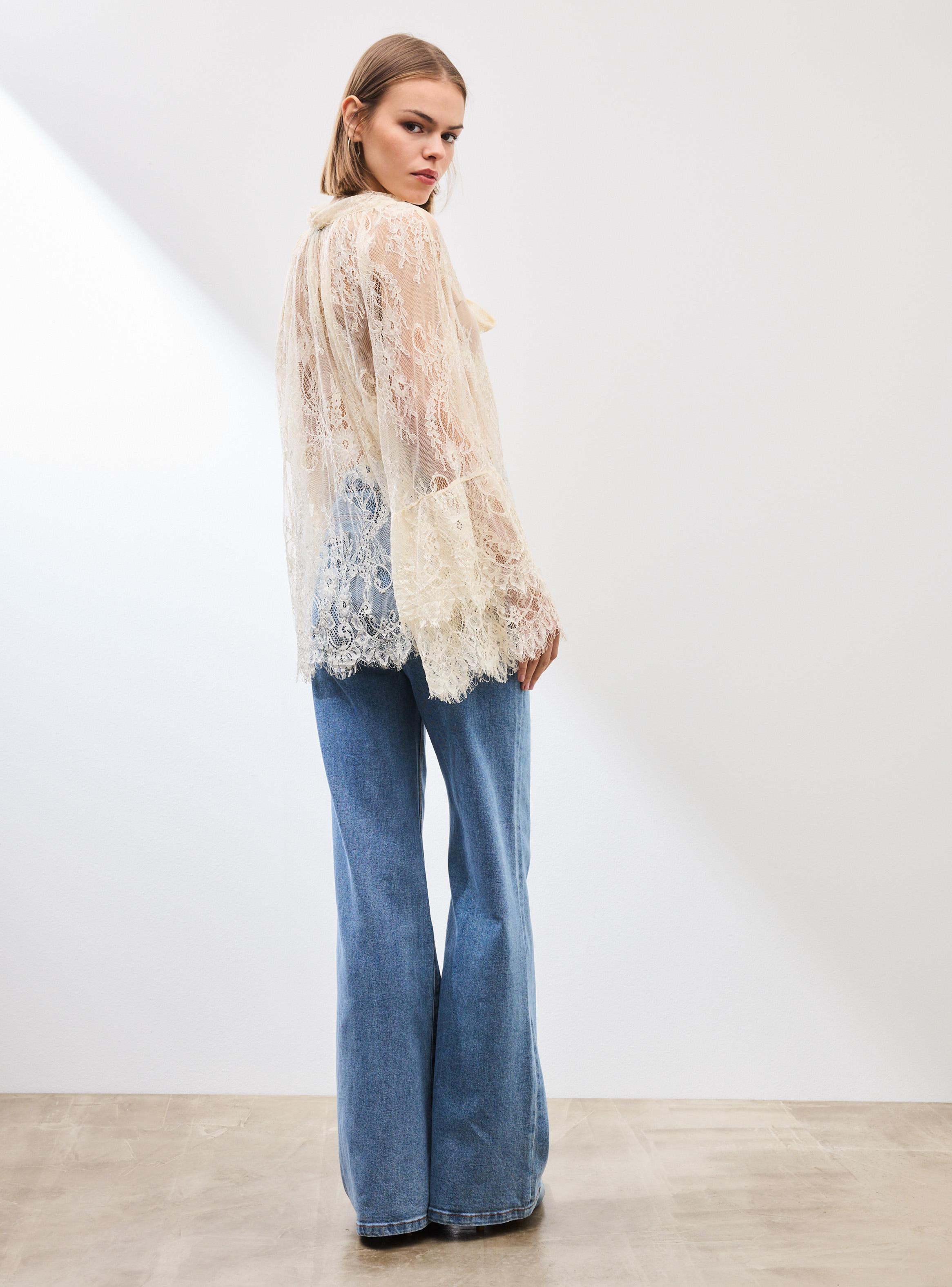 Blazer Encaje Cuello Alto y Mangas Vuelos-5