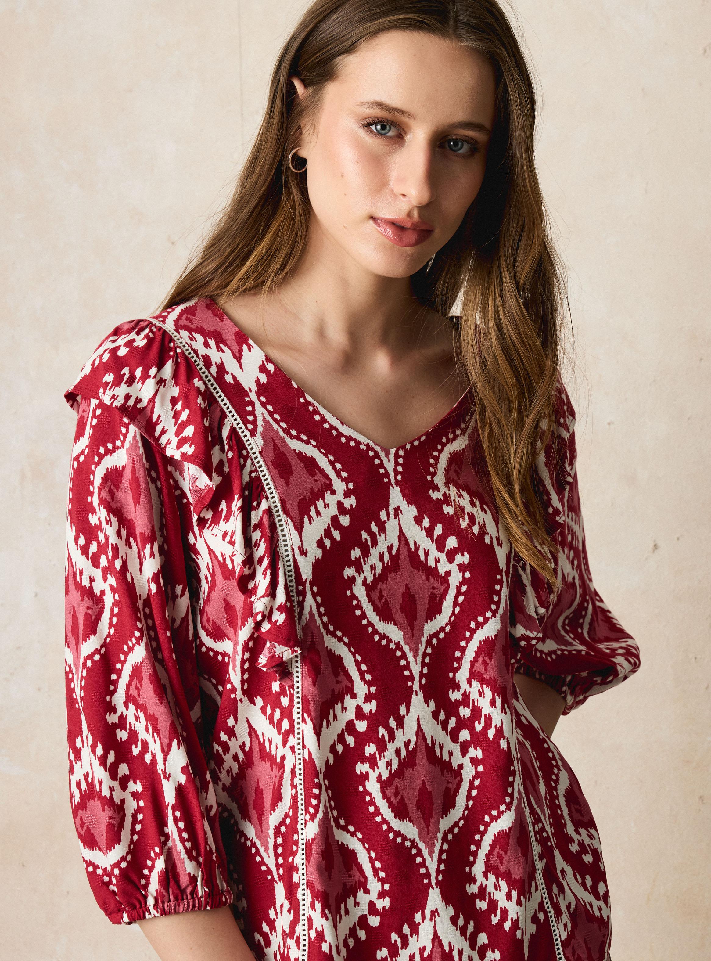 Blusa Estampada con Detalle de Cinta en Cortes-2