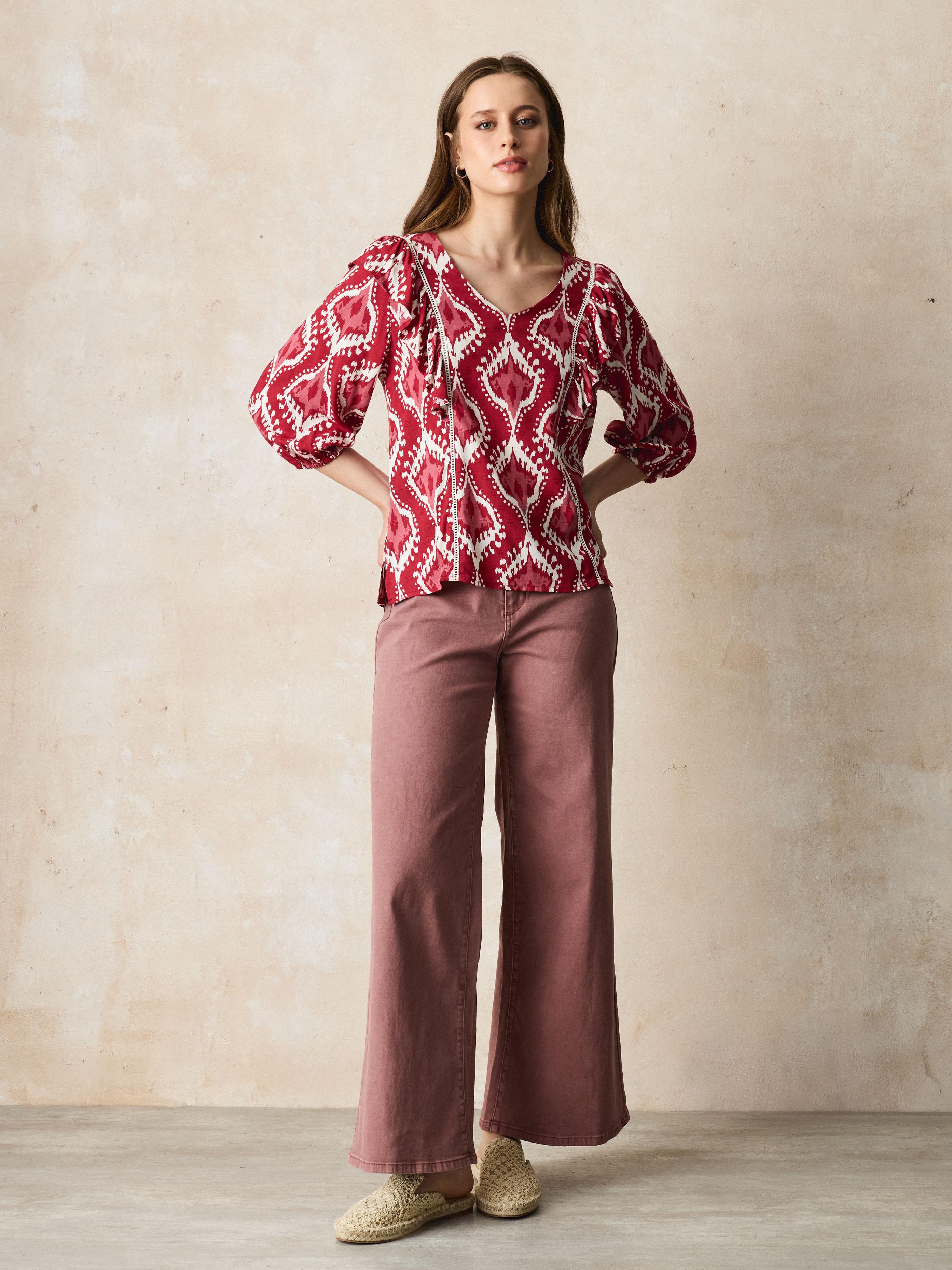 Blusa Estampada con Detalle de Cinta en Cortes-4