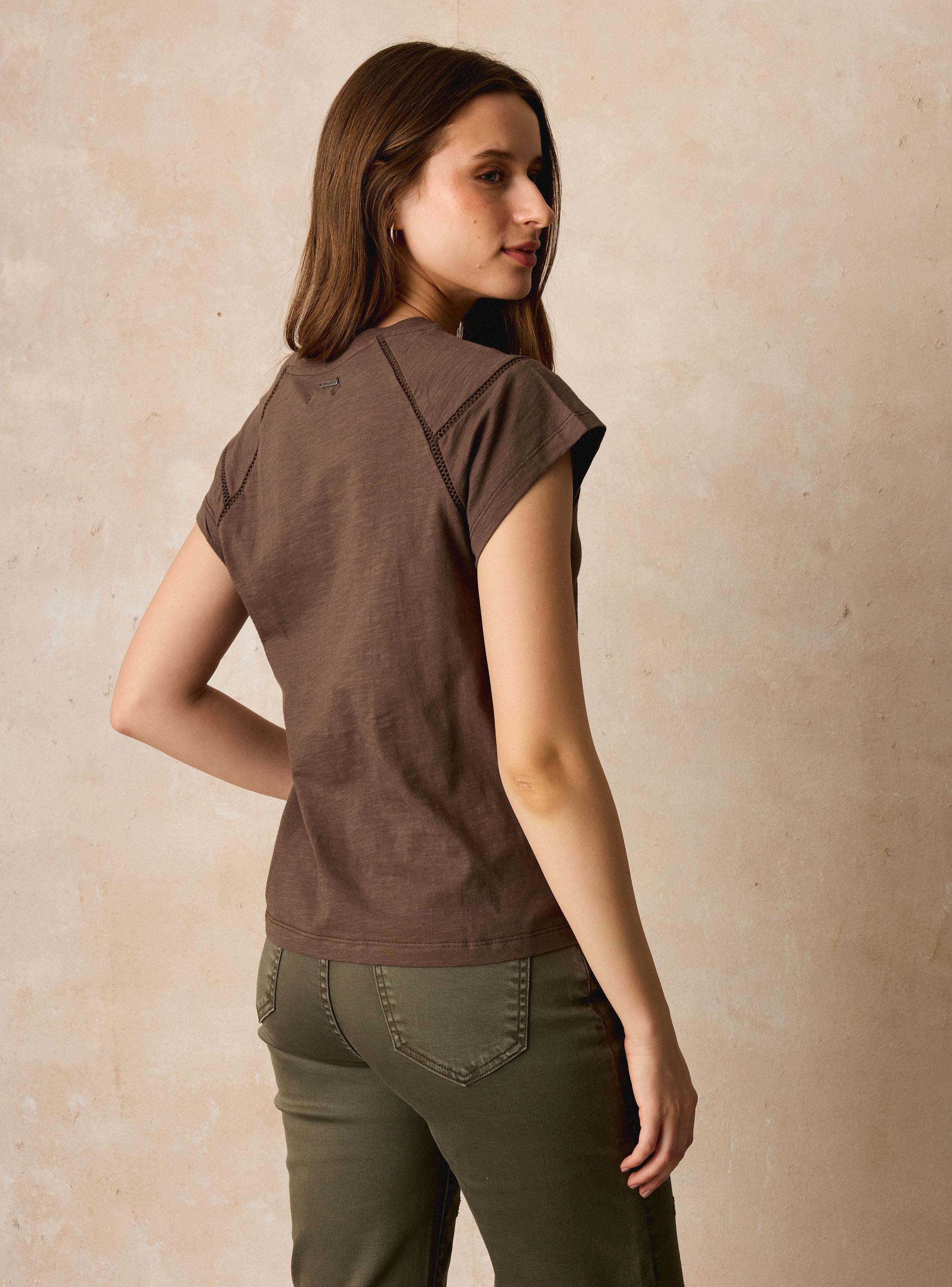 Polera con Detalle de Cinta Proceso de Teñido-1