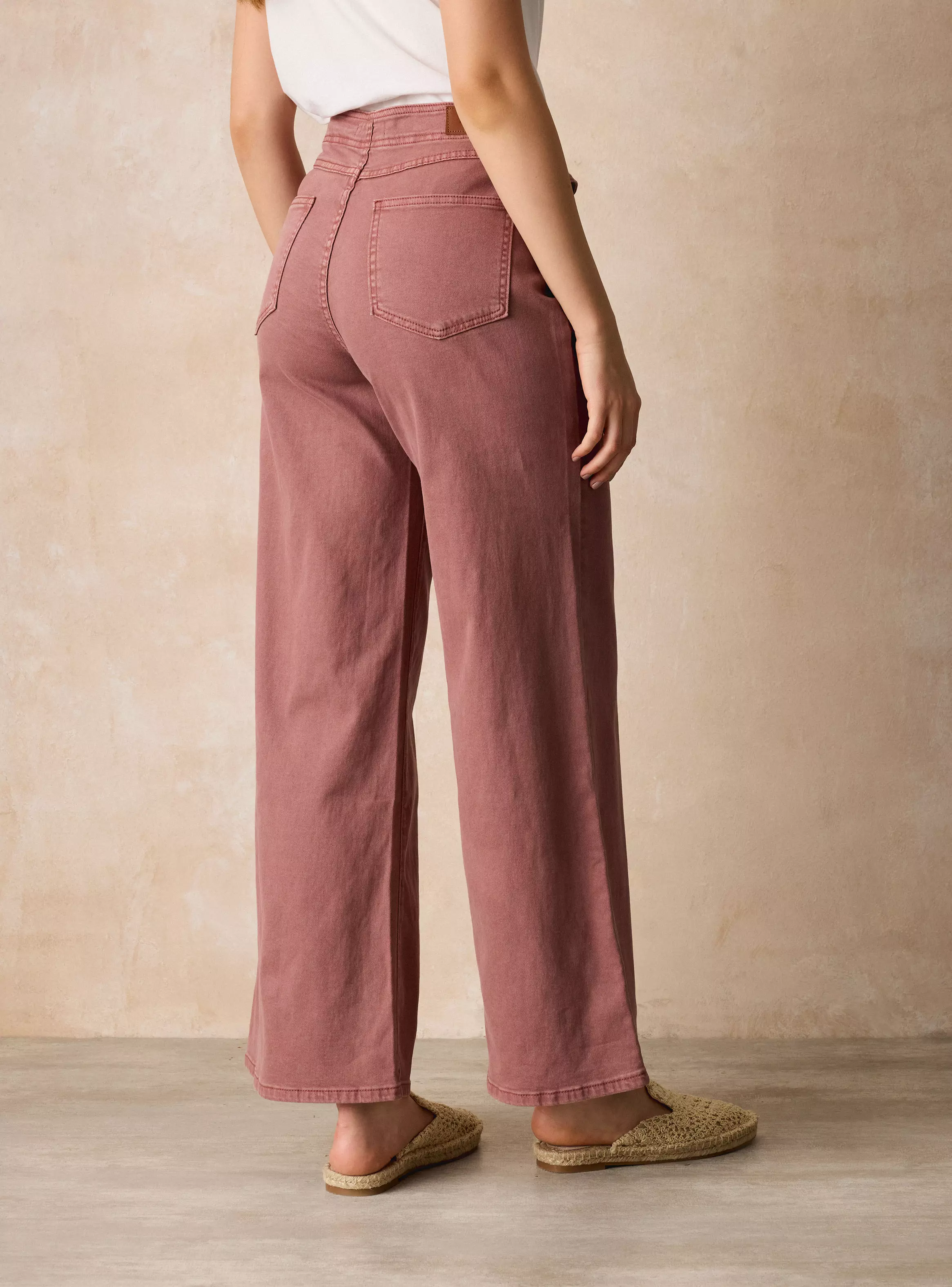 Pantalón con Detalle Cinturón Delantero-1