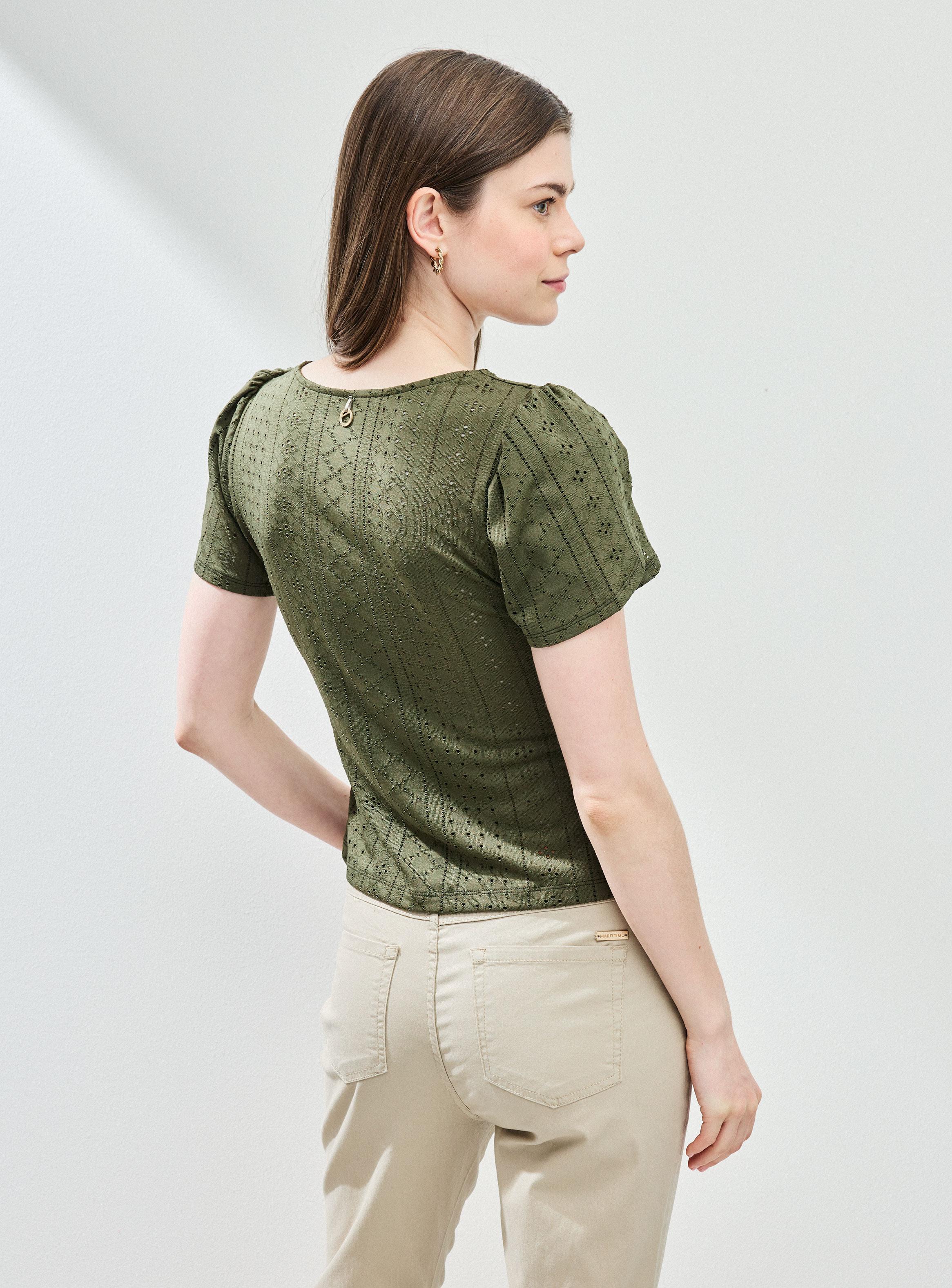 Polera con Textura Tipo Bordado-1