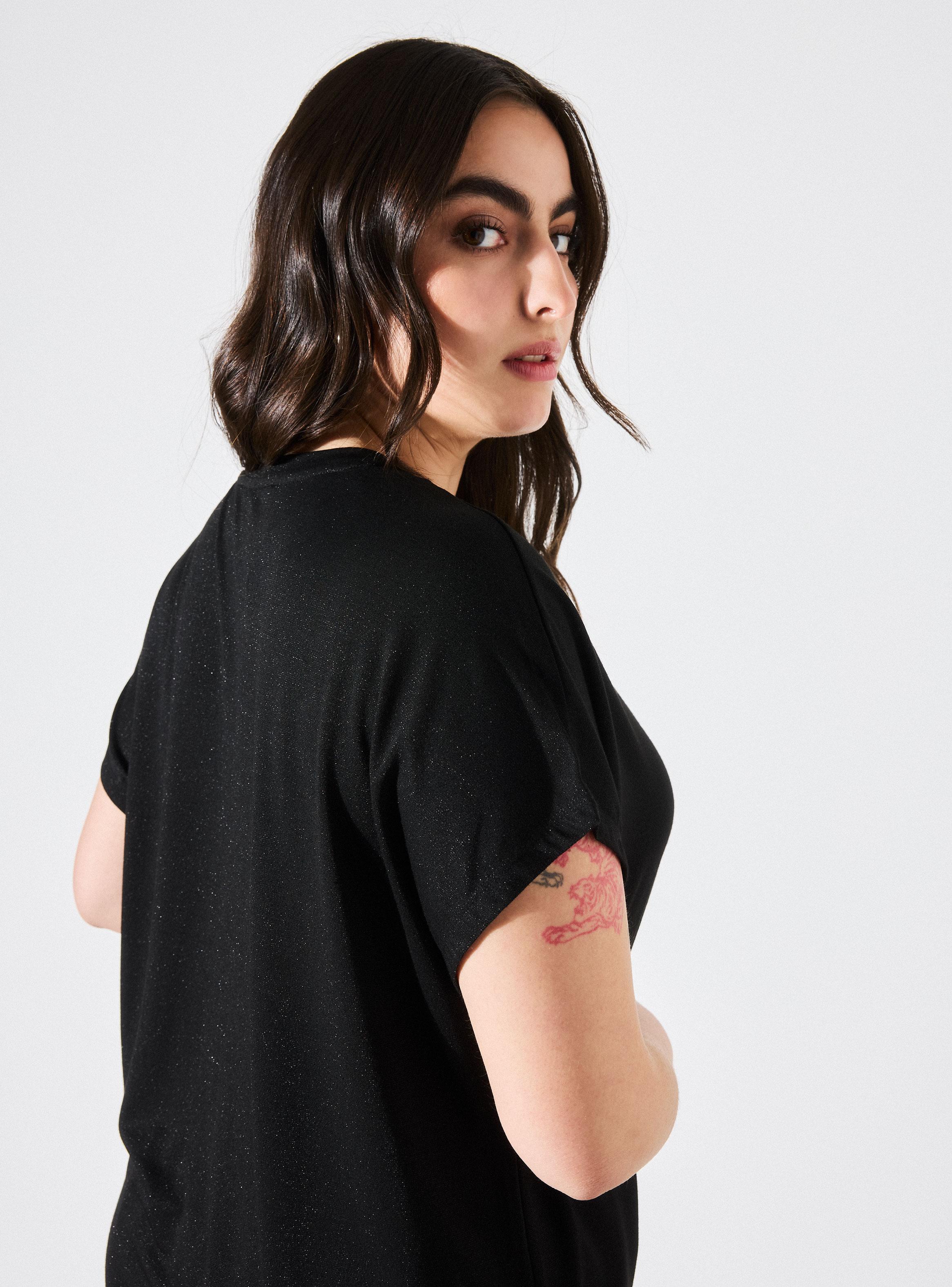 Polera Metalizada con Basta Irregular de Hombro Caído-3