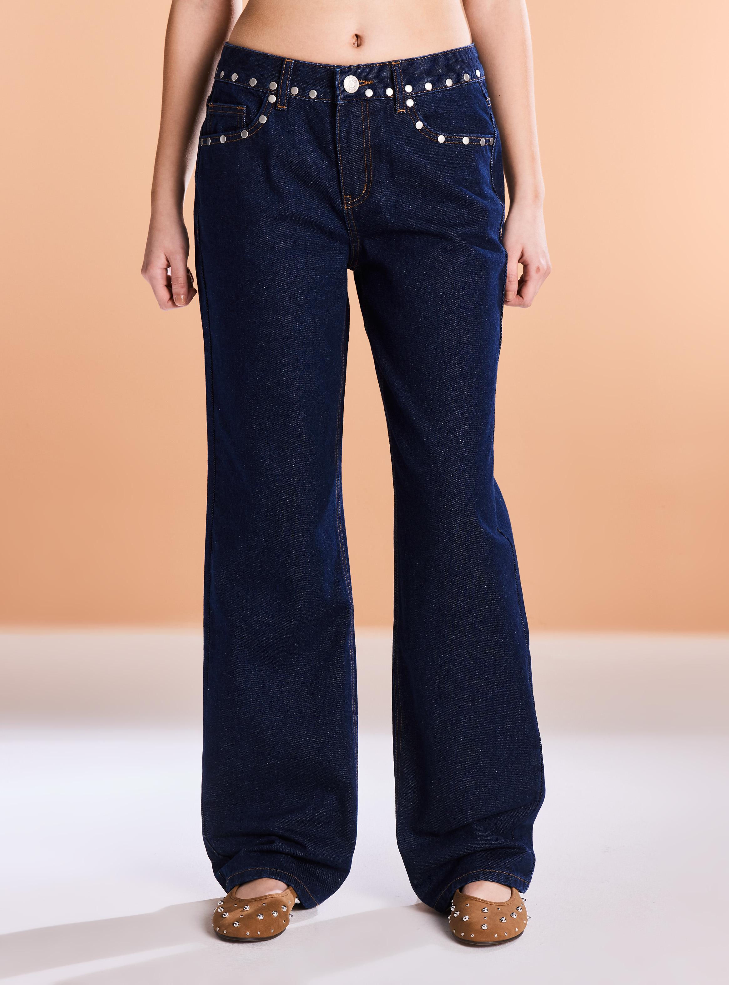 Jeans Low Rise y Aplicación de Tachas-0