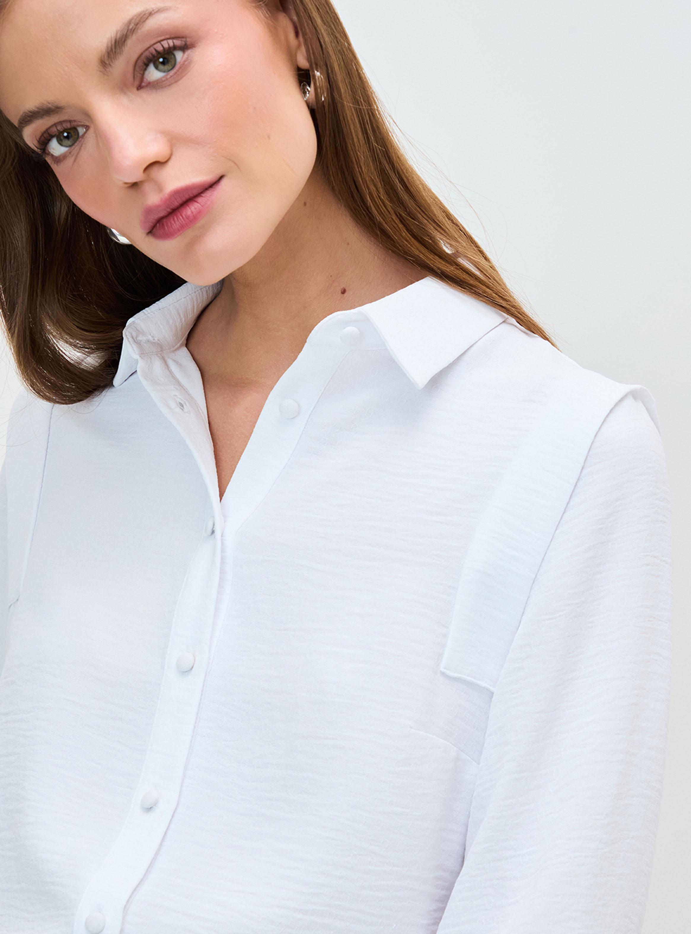 Blusa Lisa con Botones Básico-3