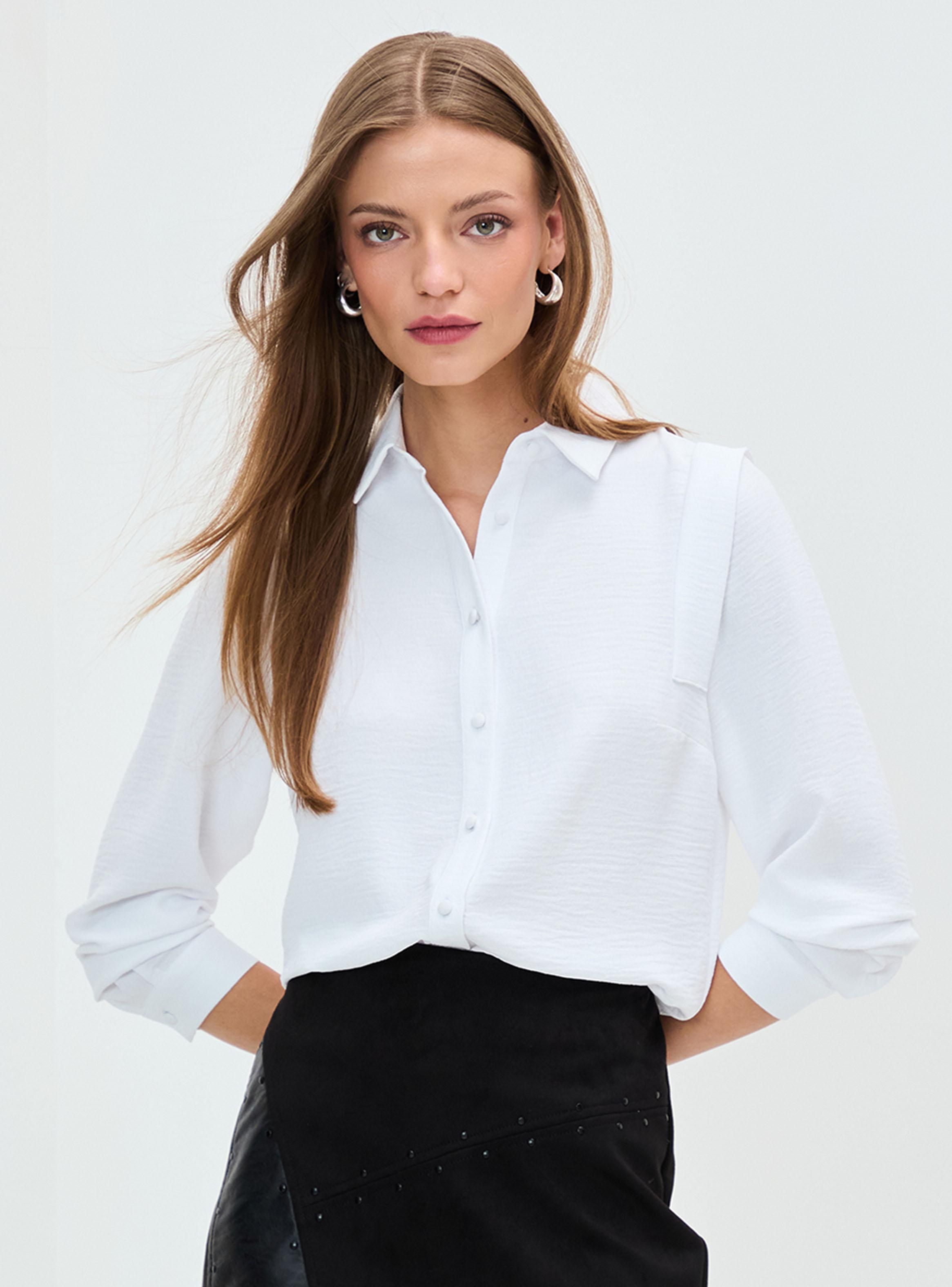 Blusa Lisa con Botones Básico-0