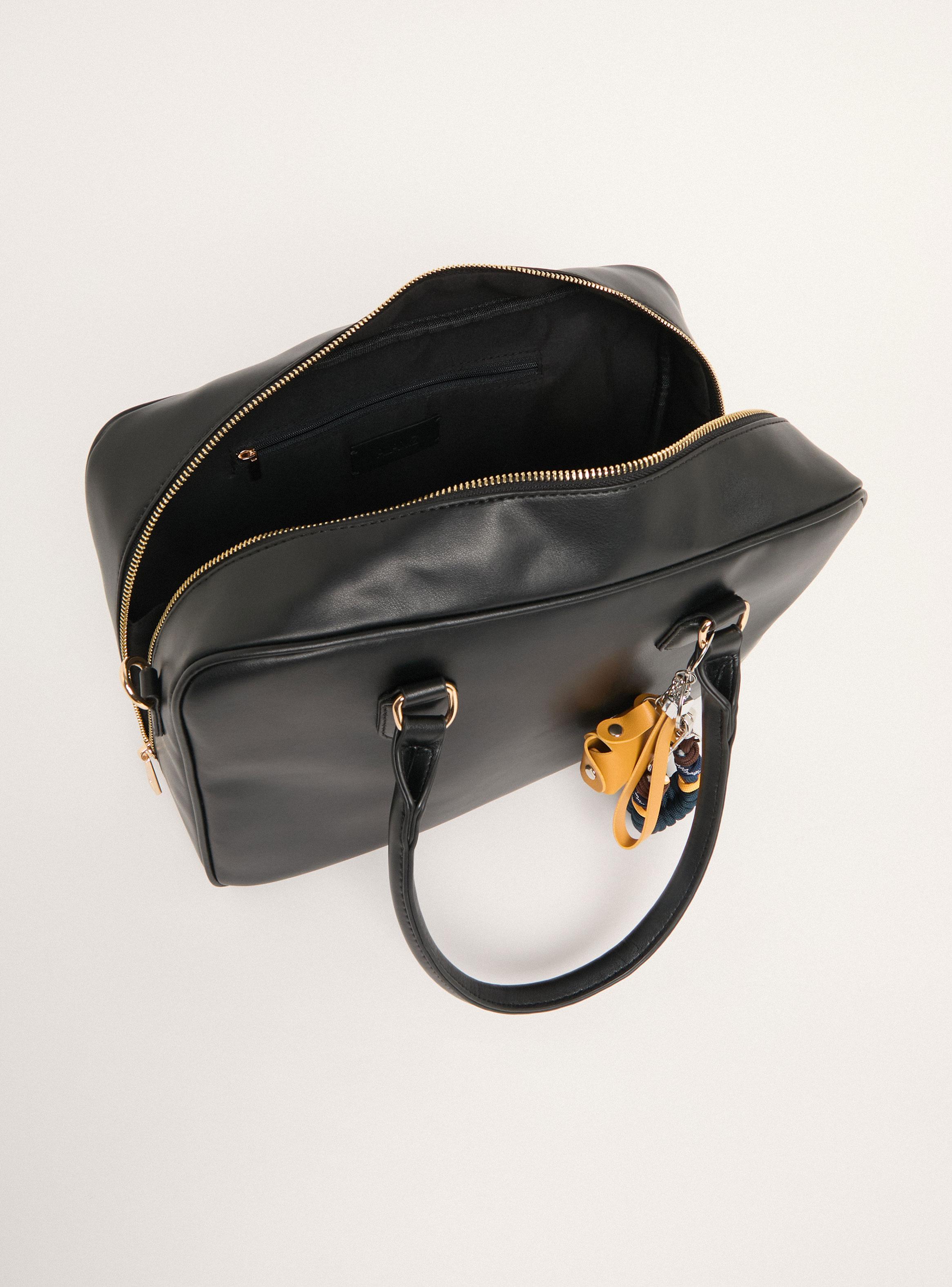 Cartera Tipo Bowling con Charm-3