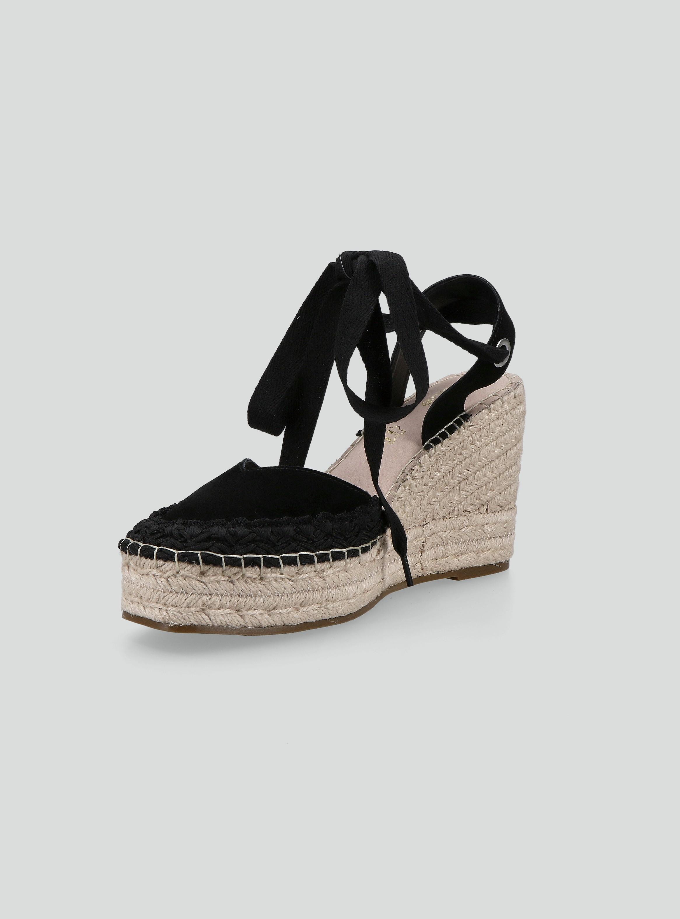 Alpargata Cuero Detalle Macramé  con Cuña  Mujer-1
