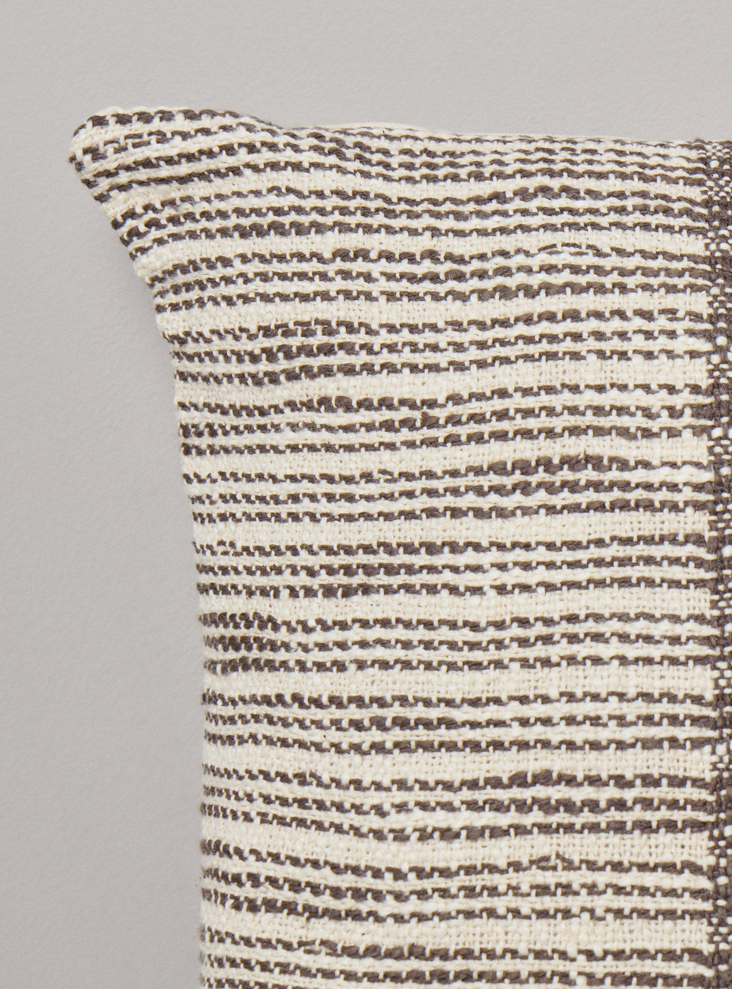 Cojín Tribal 35x65 cm-2