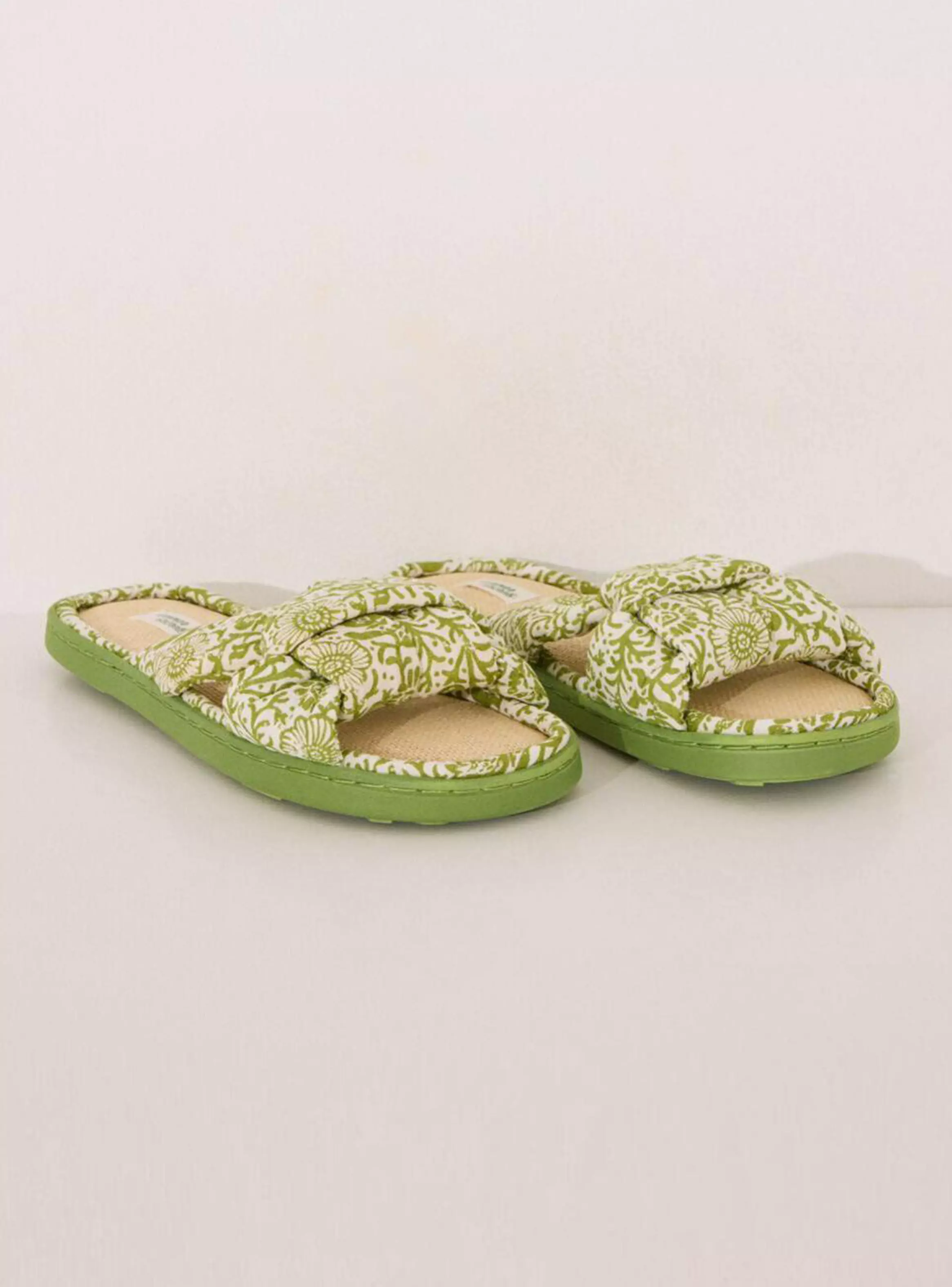 Pantuflas Pala Nudo Rafia-2
