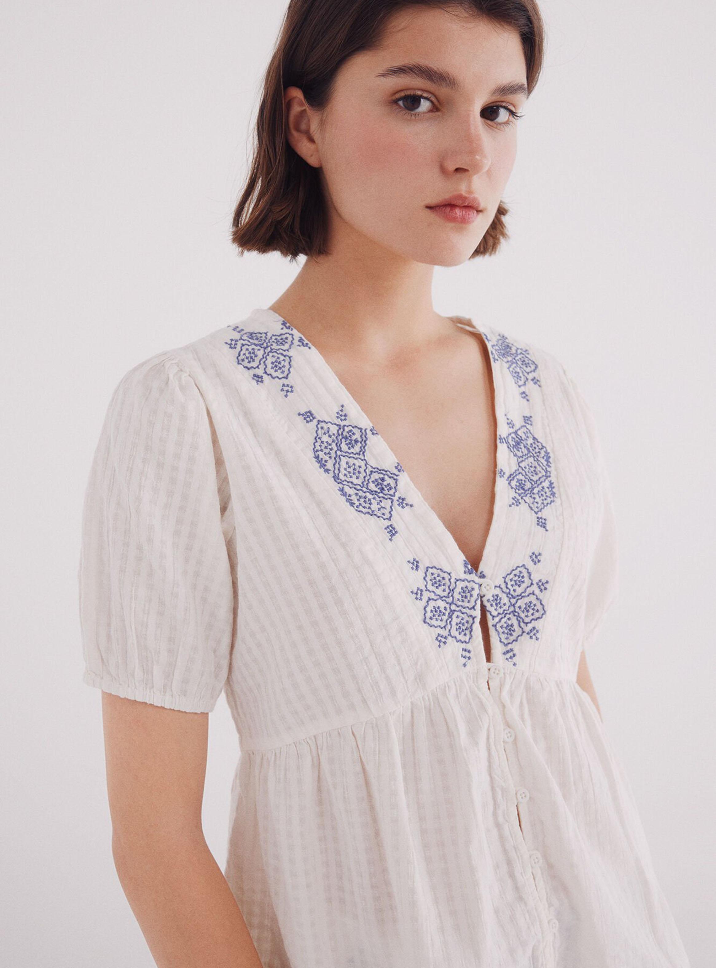Blusa Escote Bordados-2