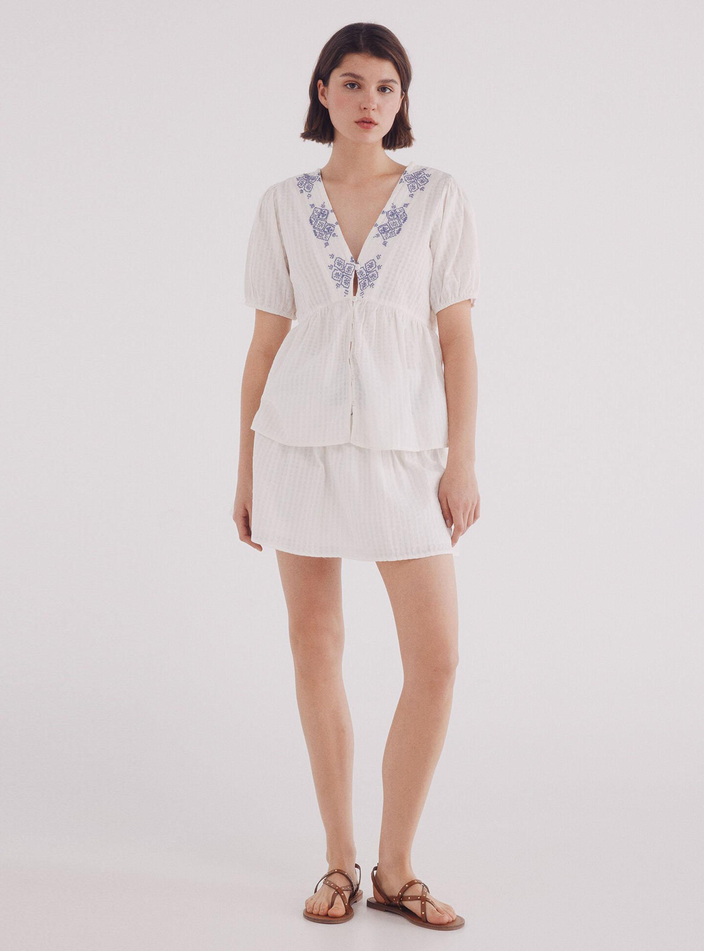 Blusa Escote Bordados-4