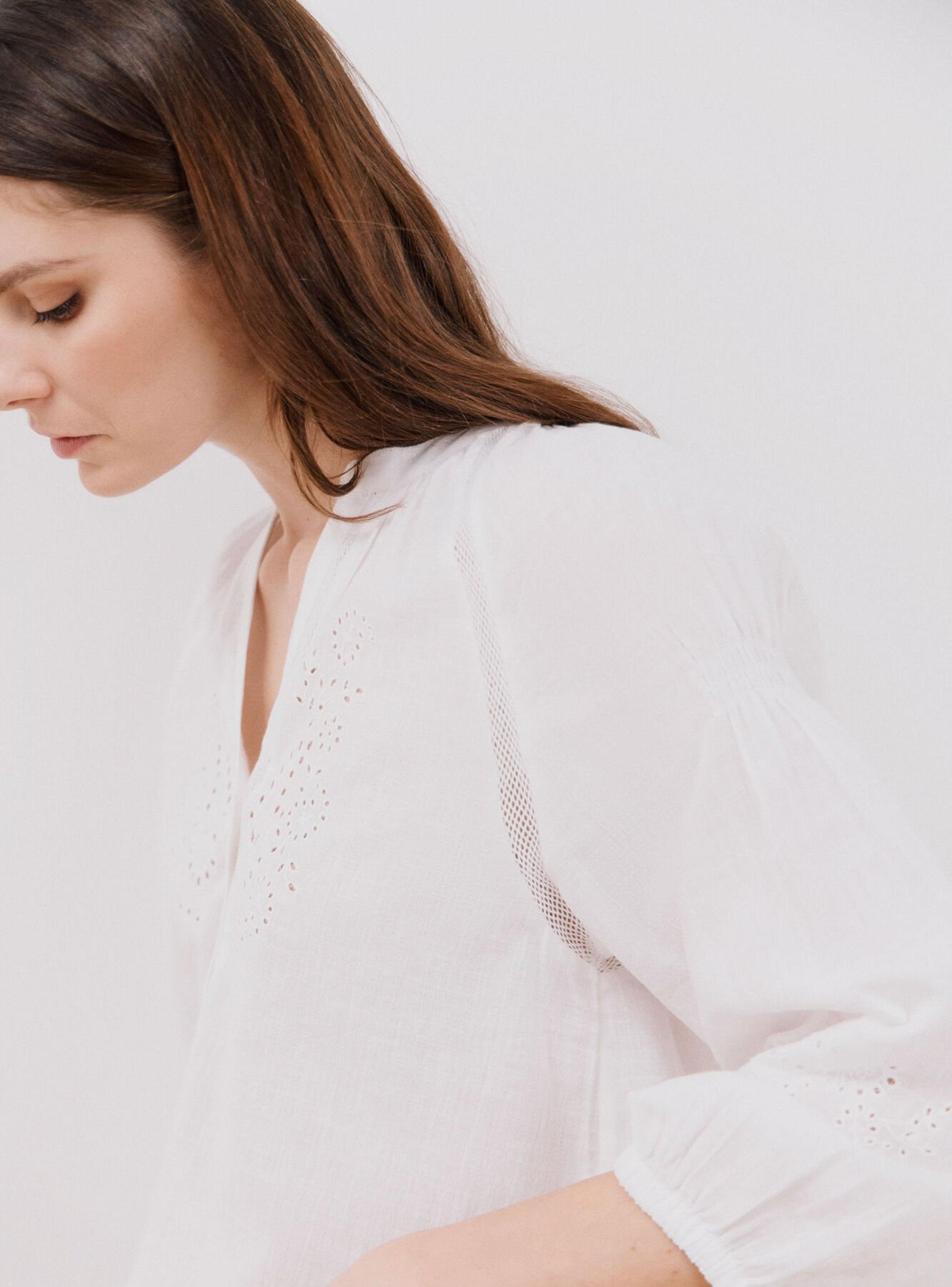 Blusa Bordados Perforados-3
