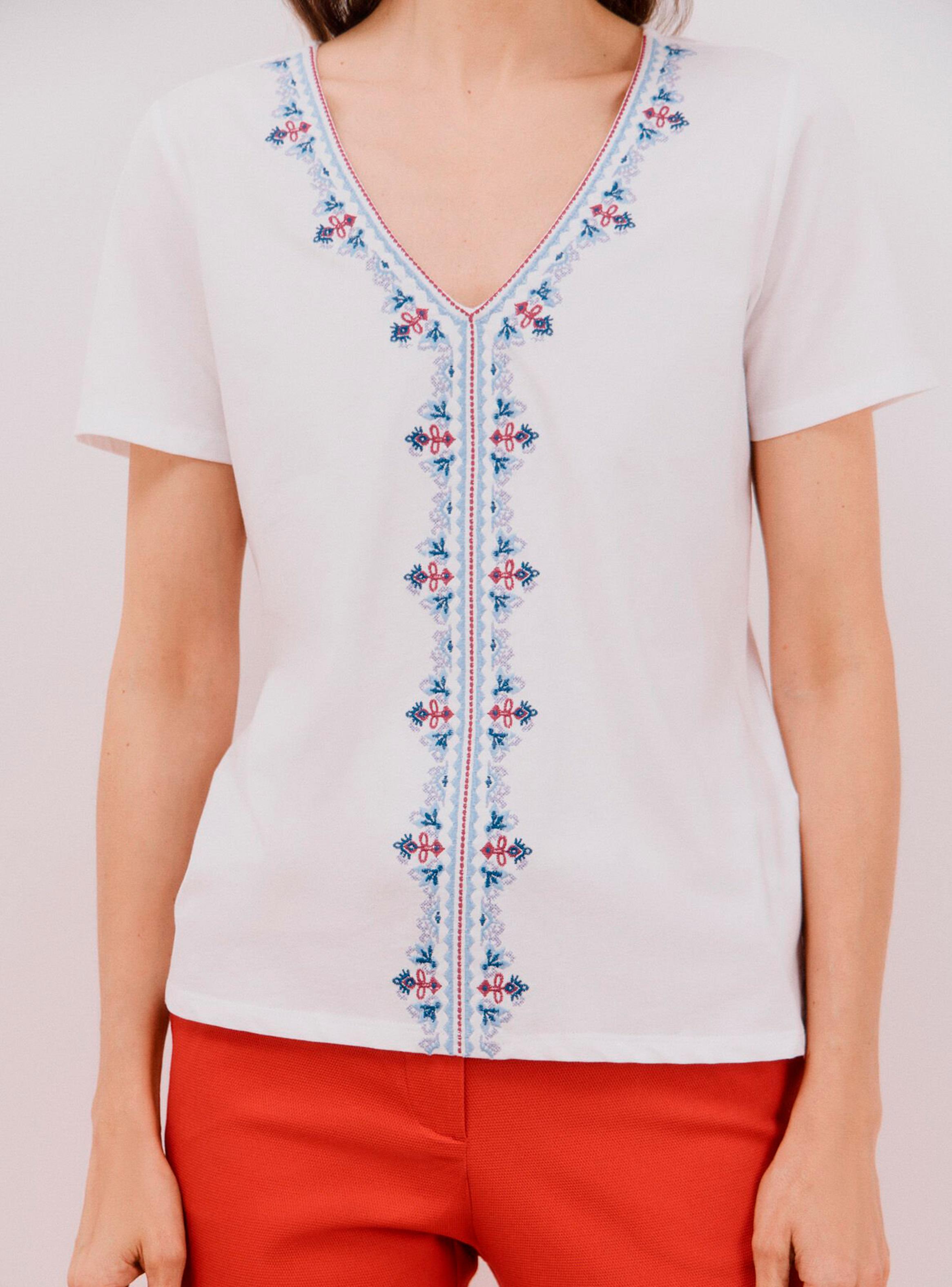 Polera Escote Bordada-3