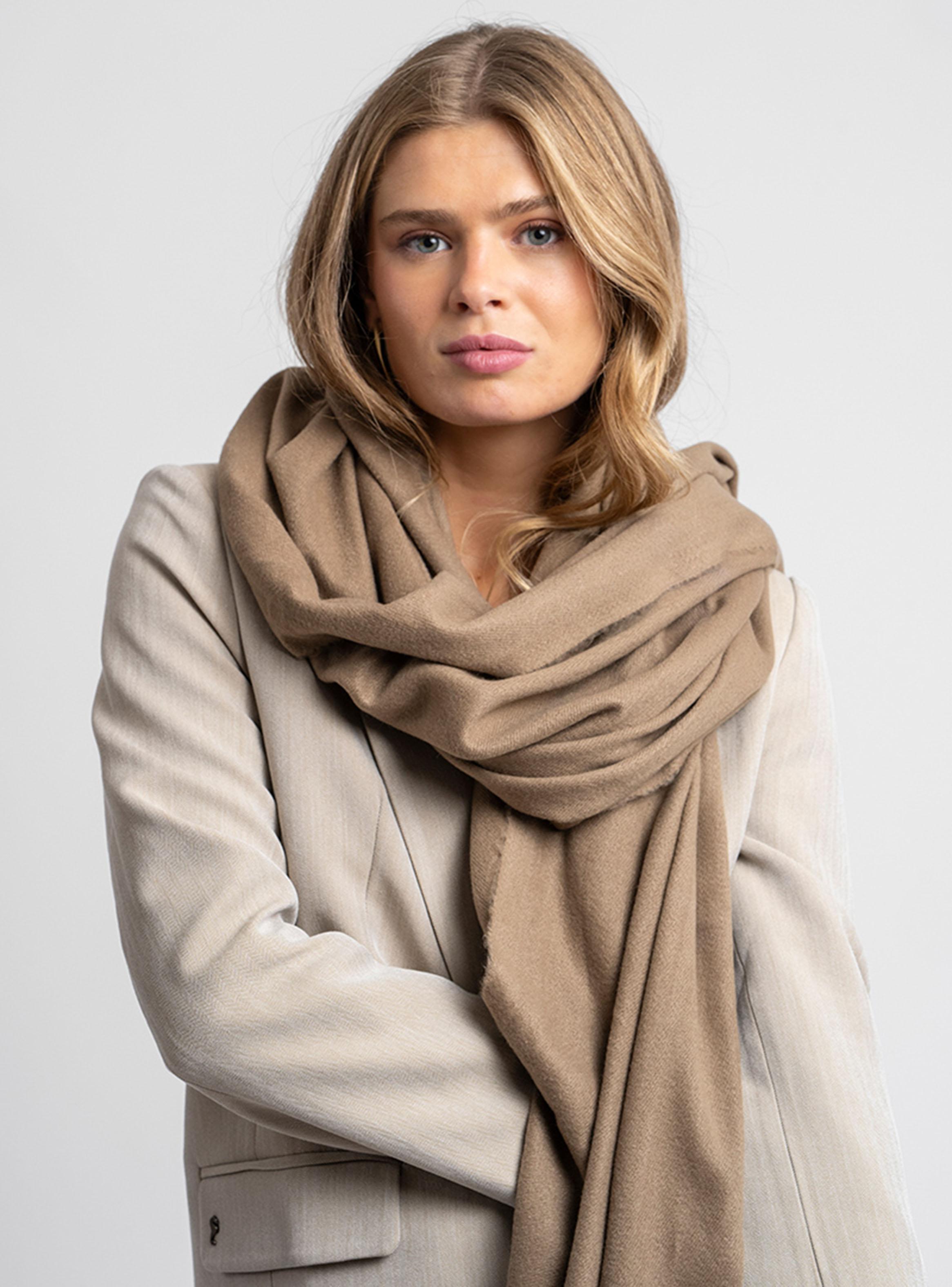 Bufanda Tejida Suave Beige-3