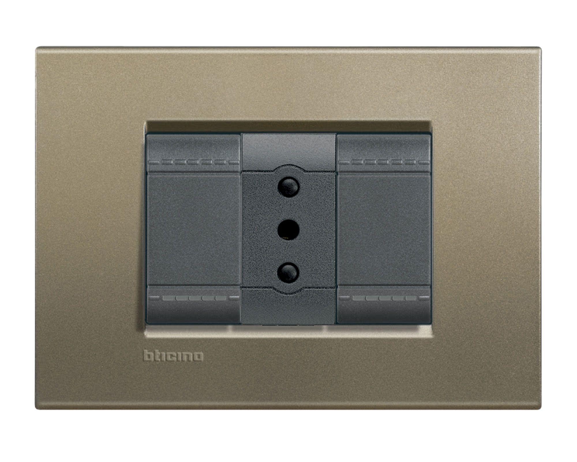 Placa armada tomacorriente simple 10A antracita/squere Bticino-0