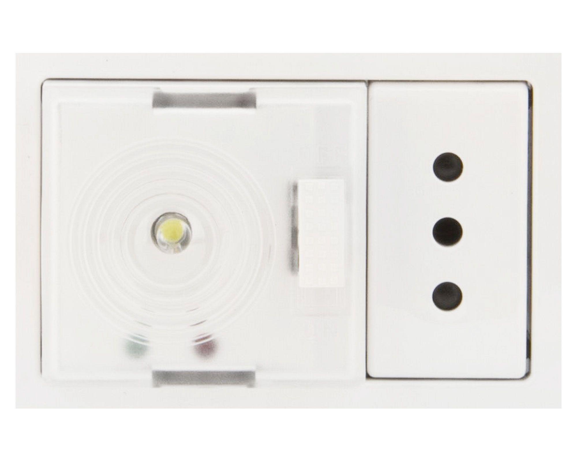 Placa armada toma corriente + luz emergencia Bticino-3