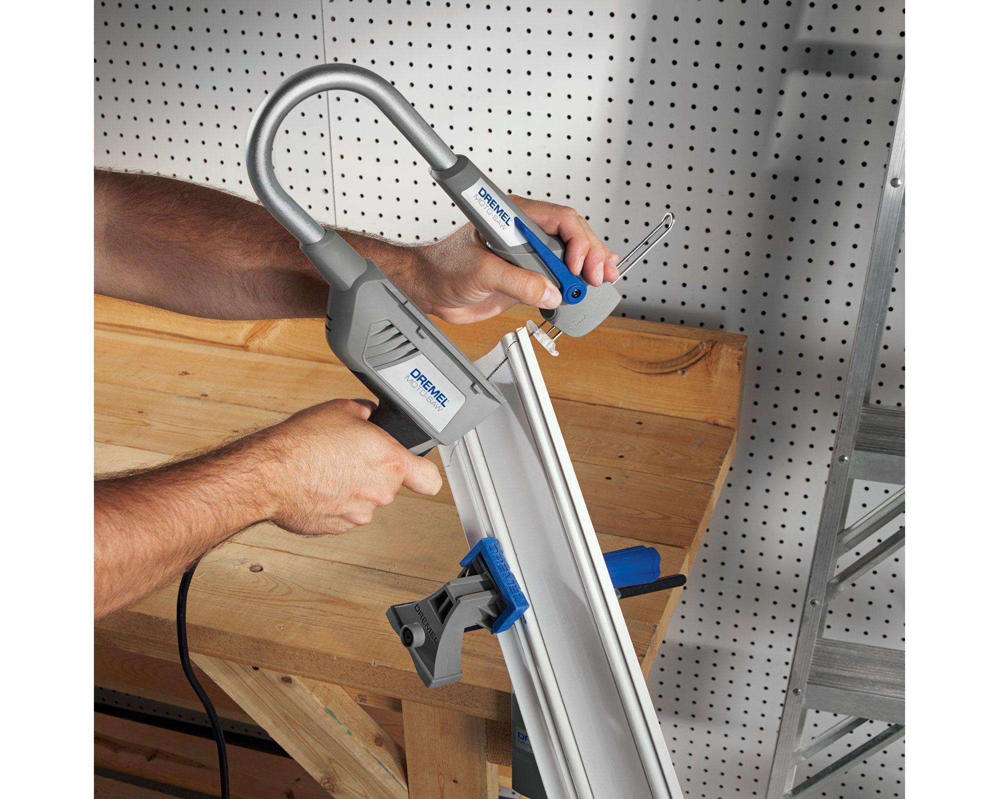 Sierra caladora de banco 70W Moto-Saw + 10 accesorios Dremel-7