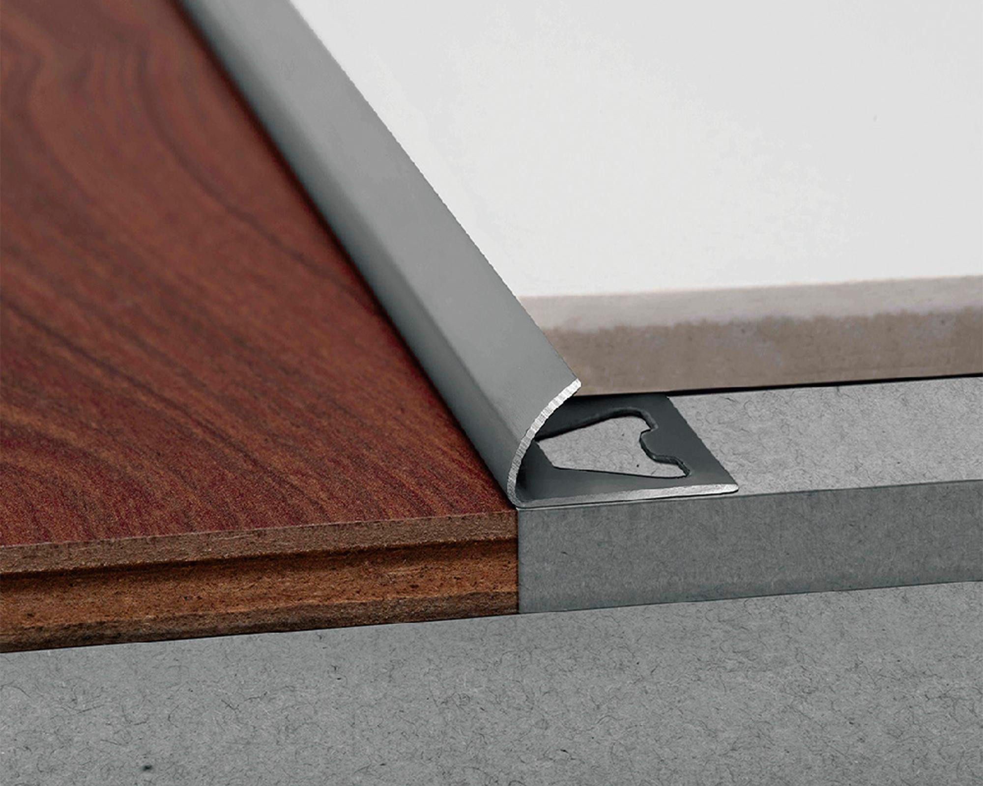 Guardacanto 9x15 mm 2.44 metros Cromo gris-1