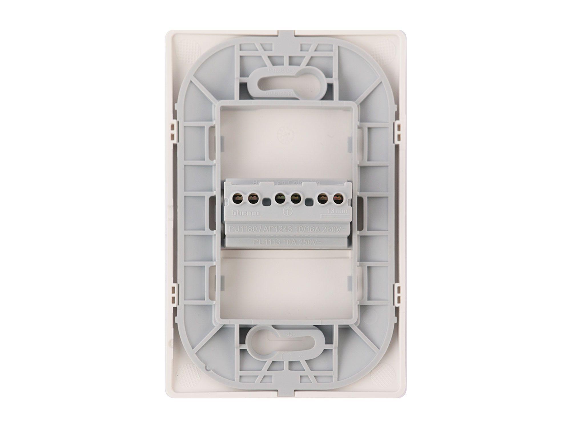 Enchufe armado 10/16A 250V 2P+T bipaso blanco Bticino-2