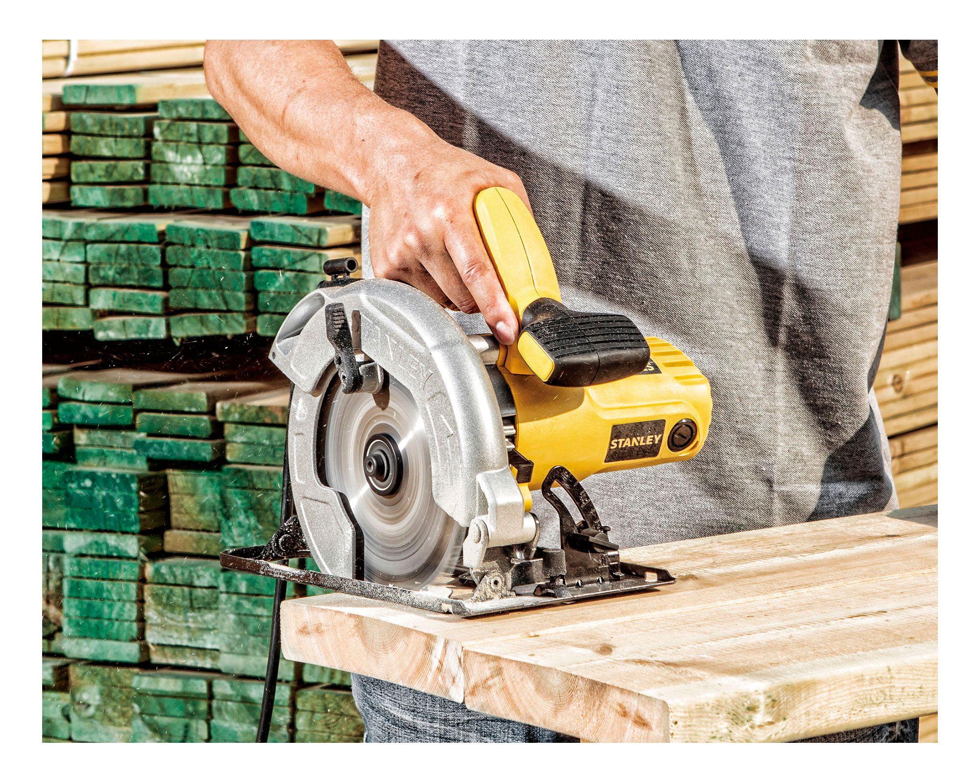 Sierra circular 7 1/4'' 1600W + 2 discos Stanley-7