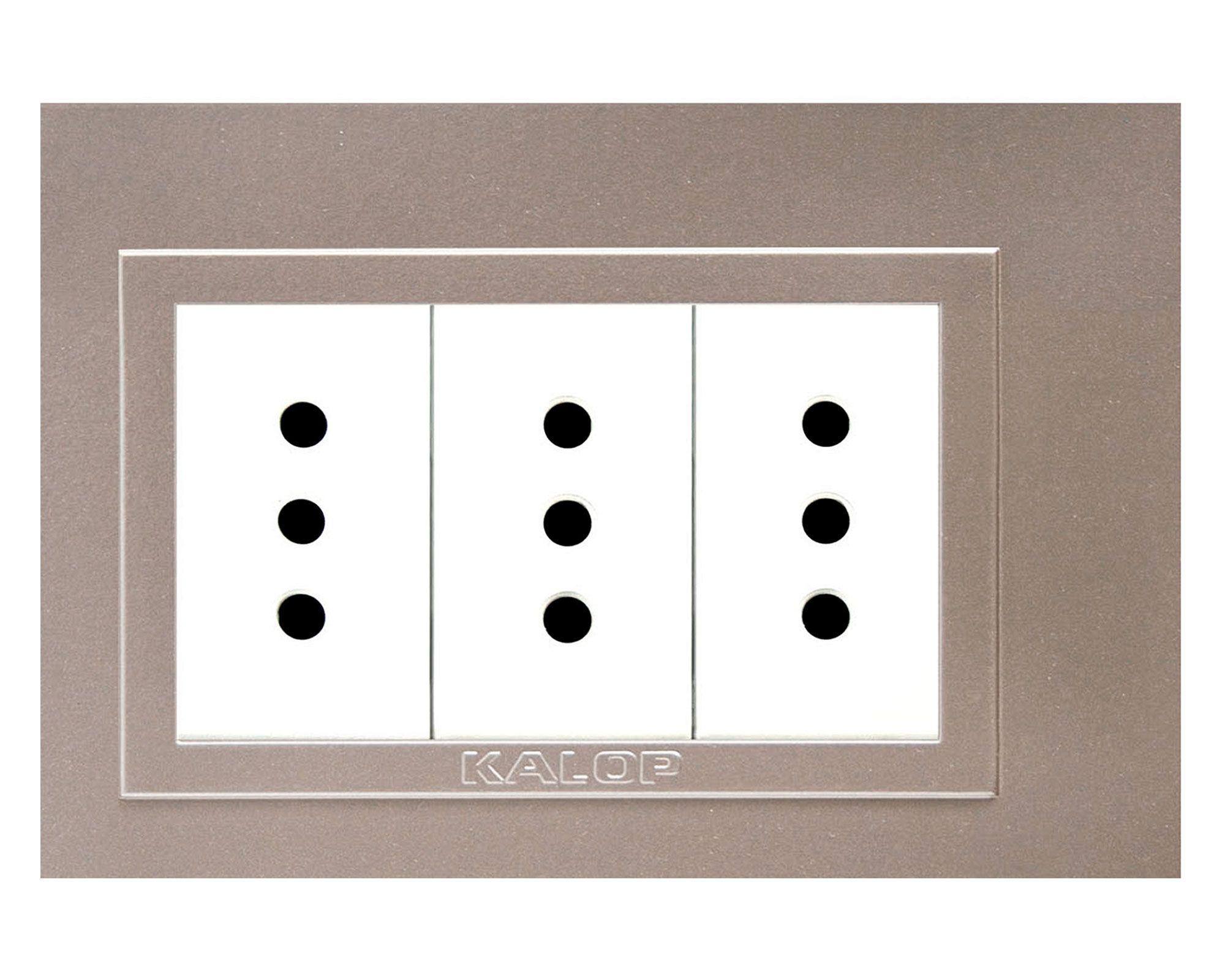 Placa armada tomacorriente triple 10A 2P+T Modular oro Kalop-1