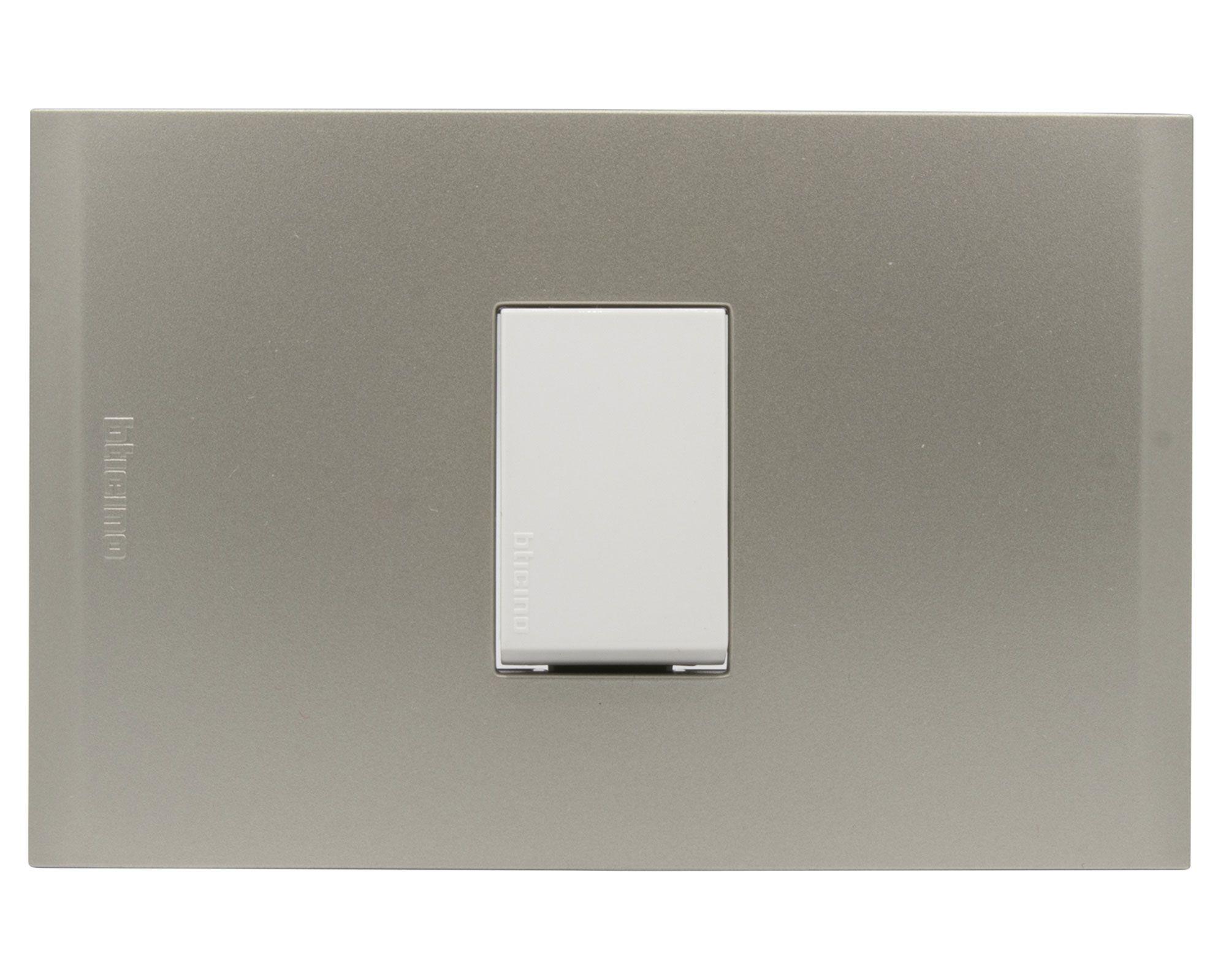 Placa armada simple 10A 9/24 Nóbile perla Bticino-0