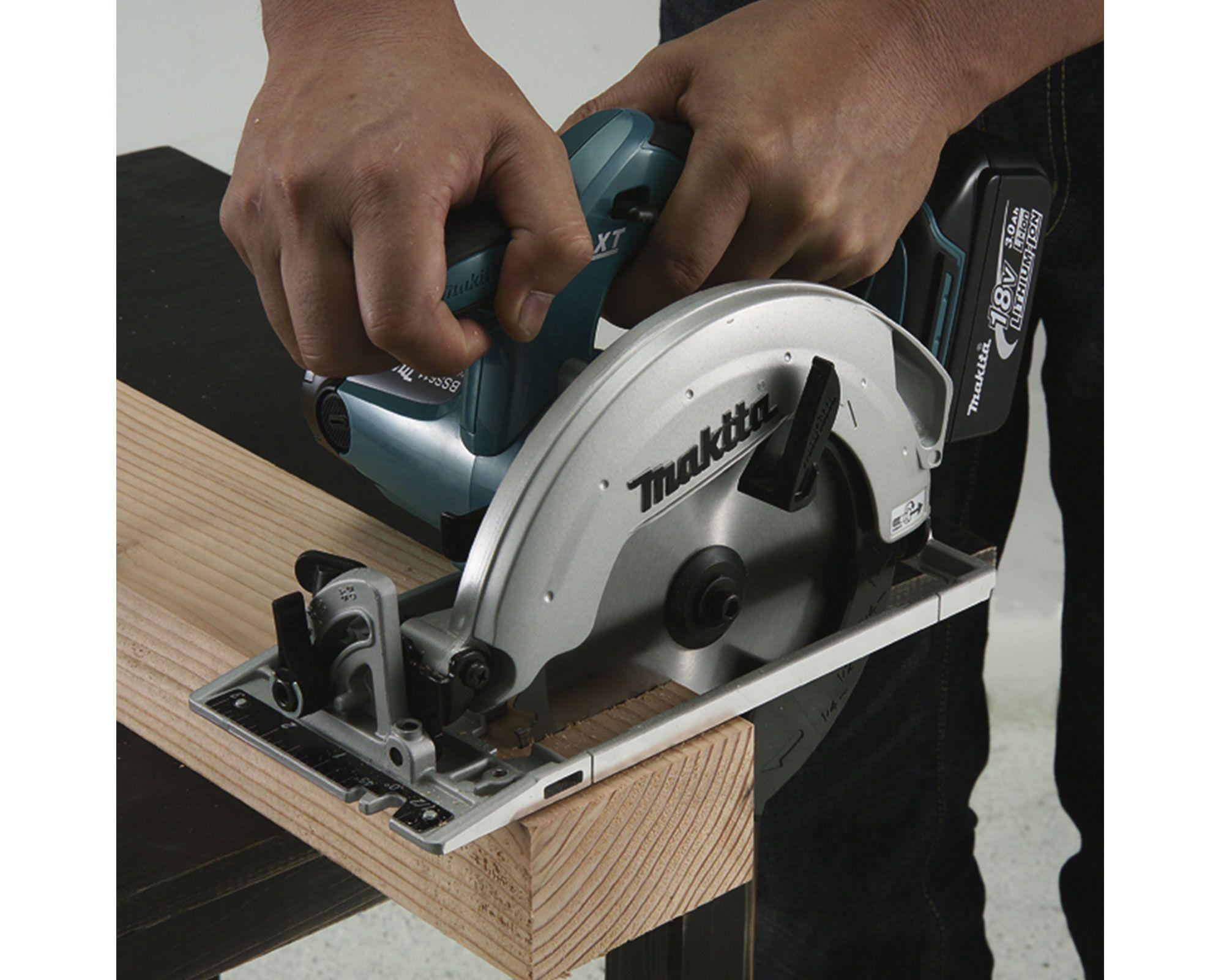 Sierra circular 18V 6 1/2'' DSS611Z Makita-1