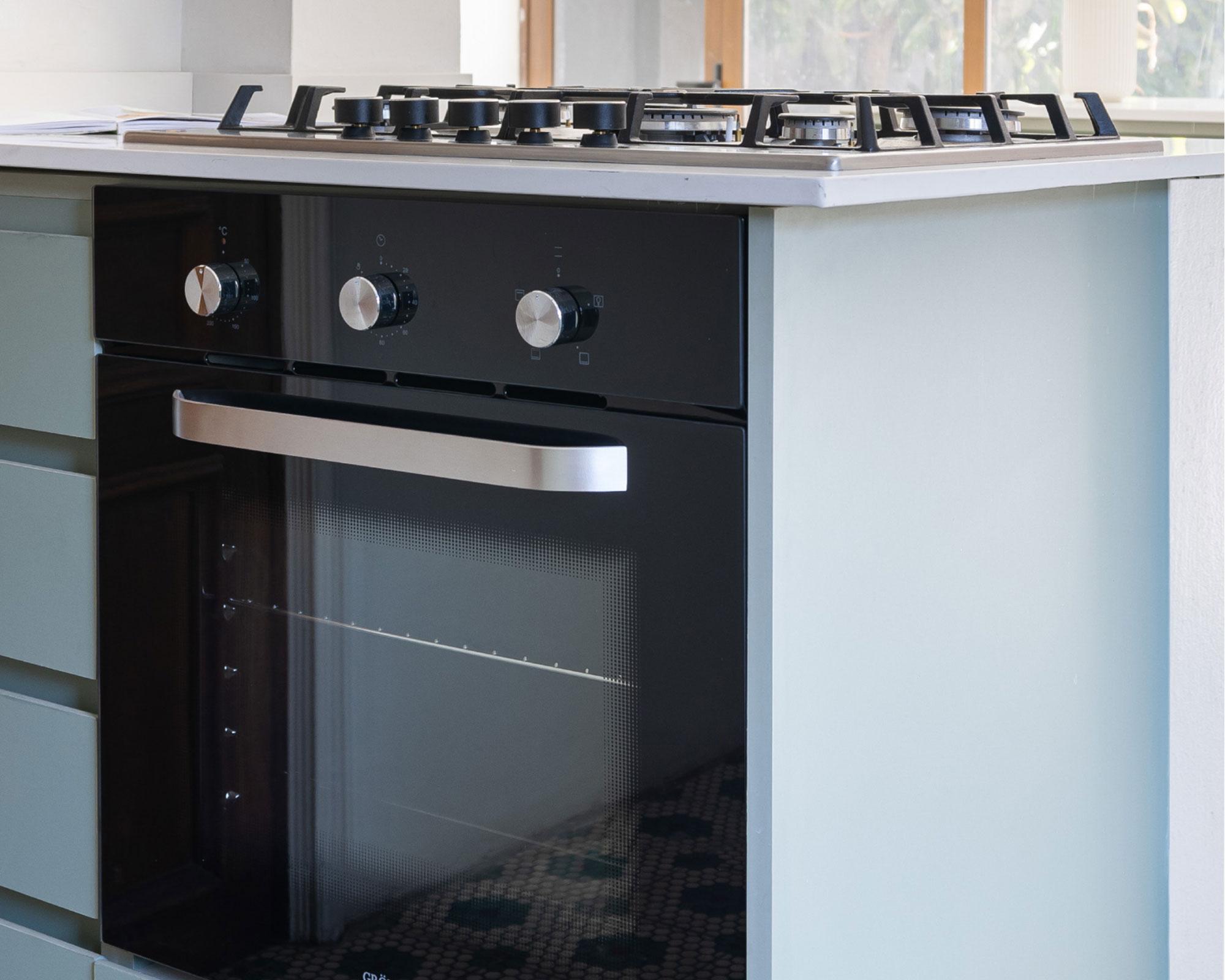 Horno eléctrico empotrable HH56NB Black 60 lt-2