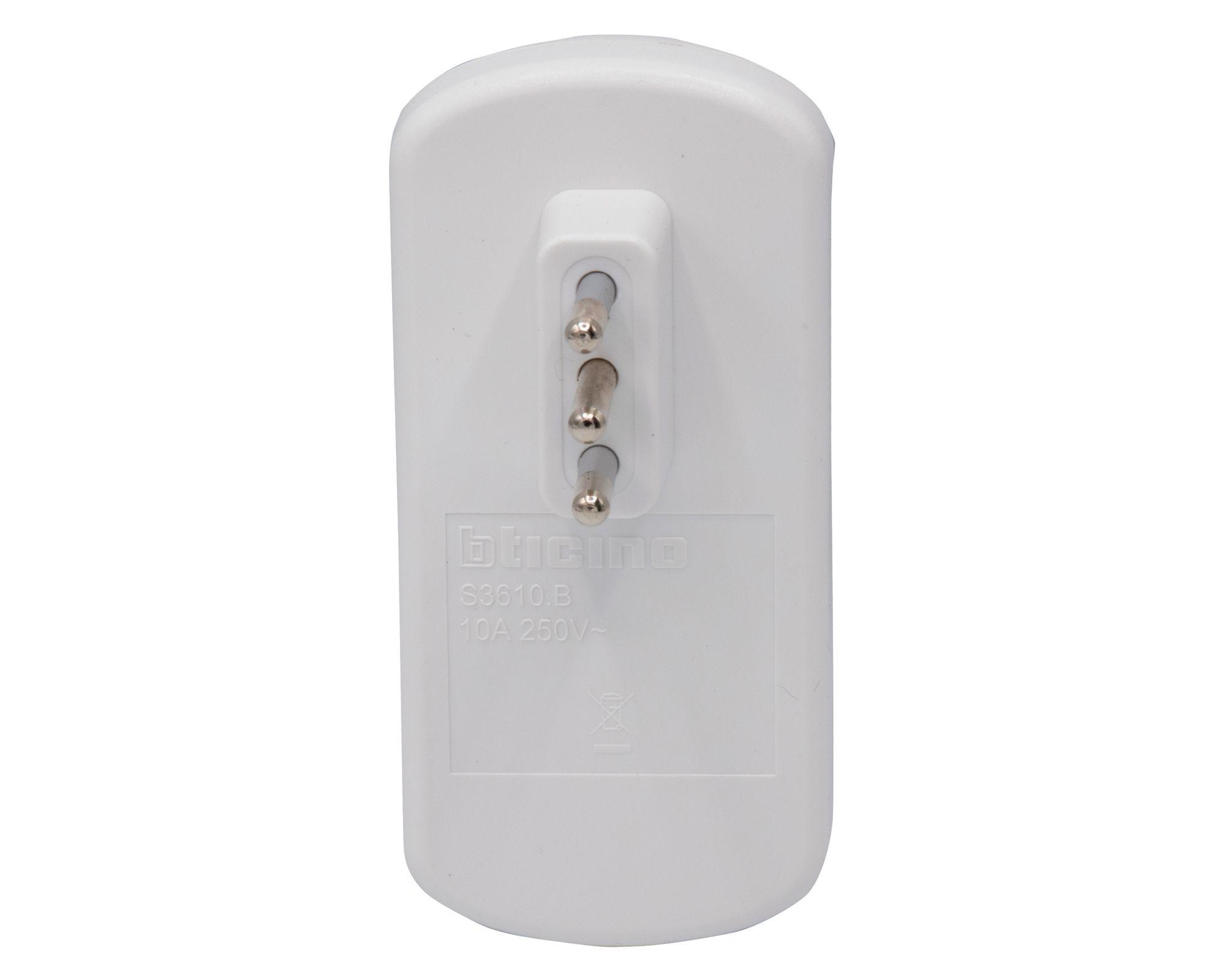 Adaptador triple Schuko volantes S3610DB-4 16A blanco Bticino-1