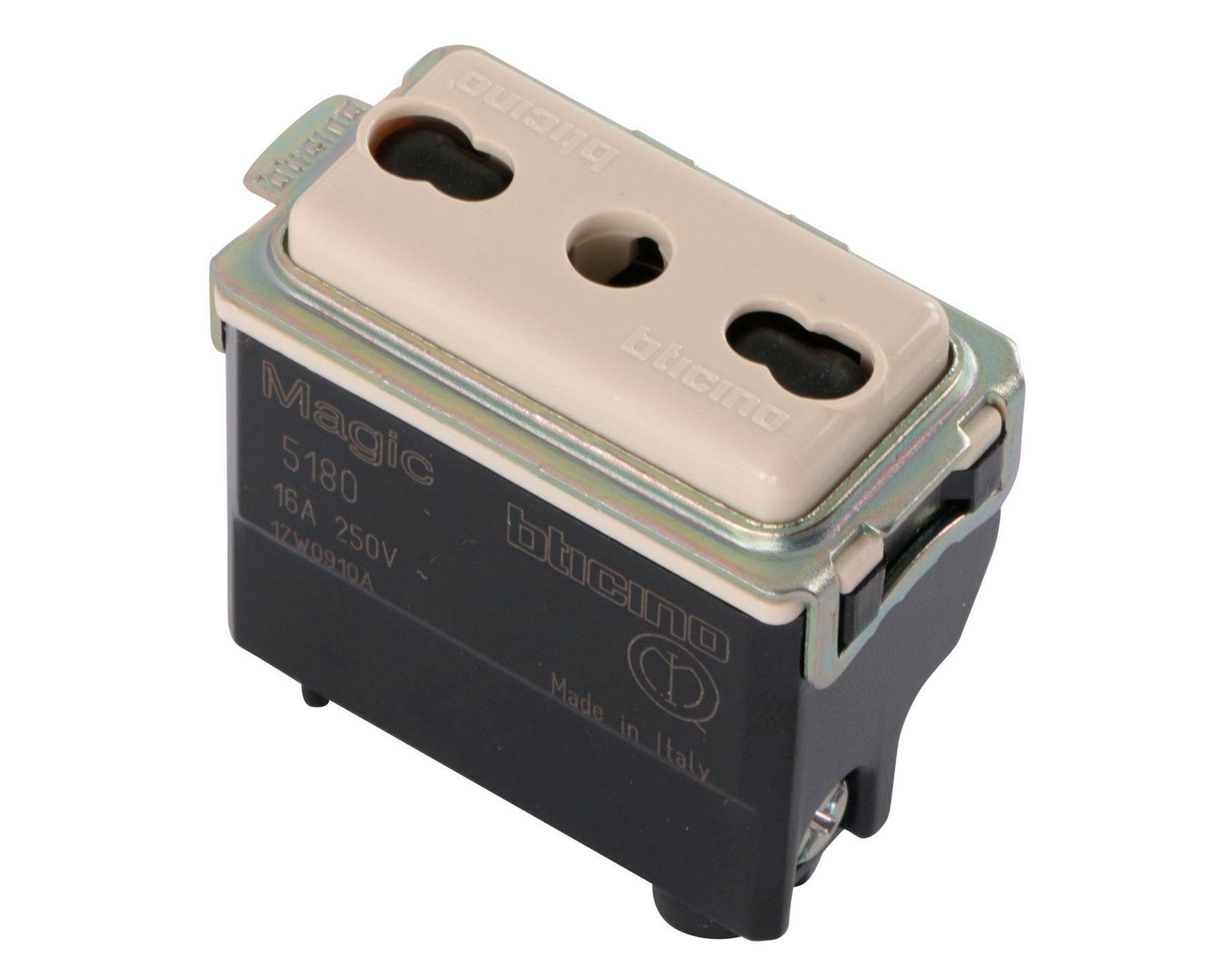Modulo enchufe hembra 10/16 a magic Bticino-1