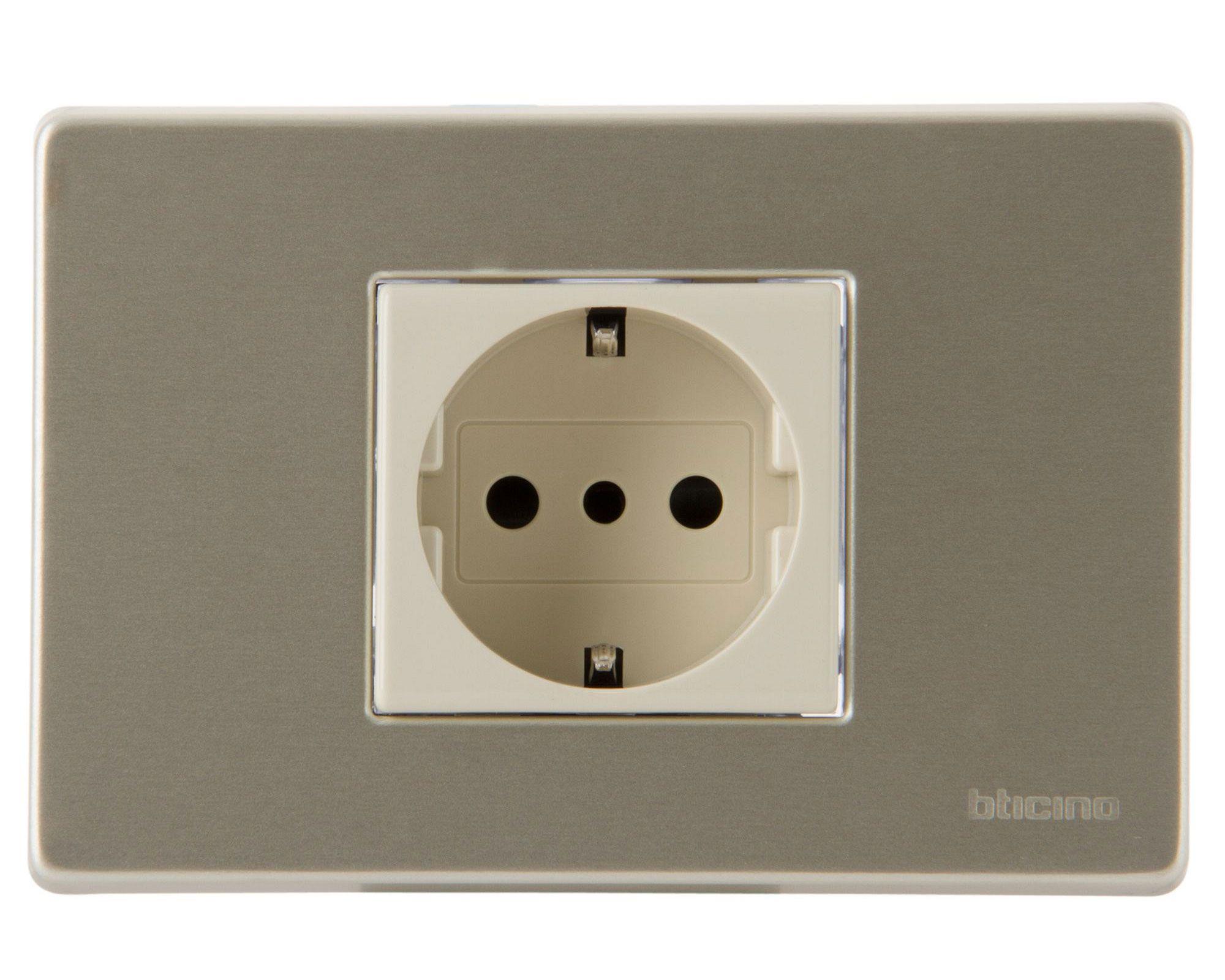Enchufe hembra schuko embutido 10/16 amp aluminio Bticino-0