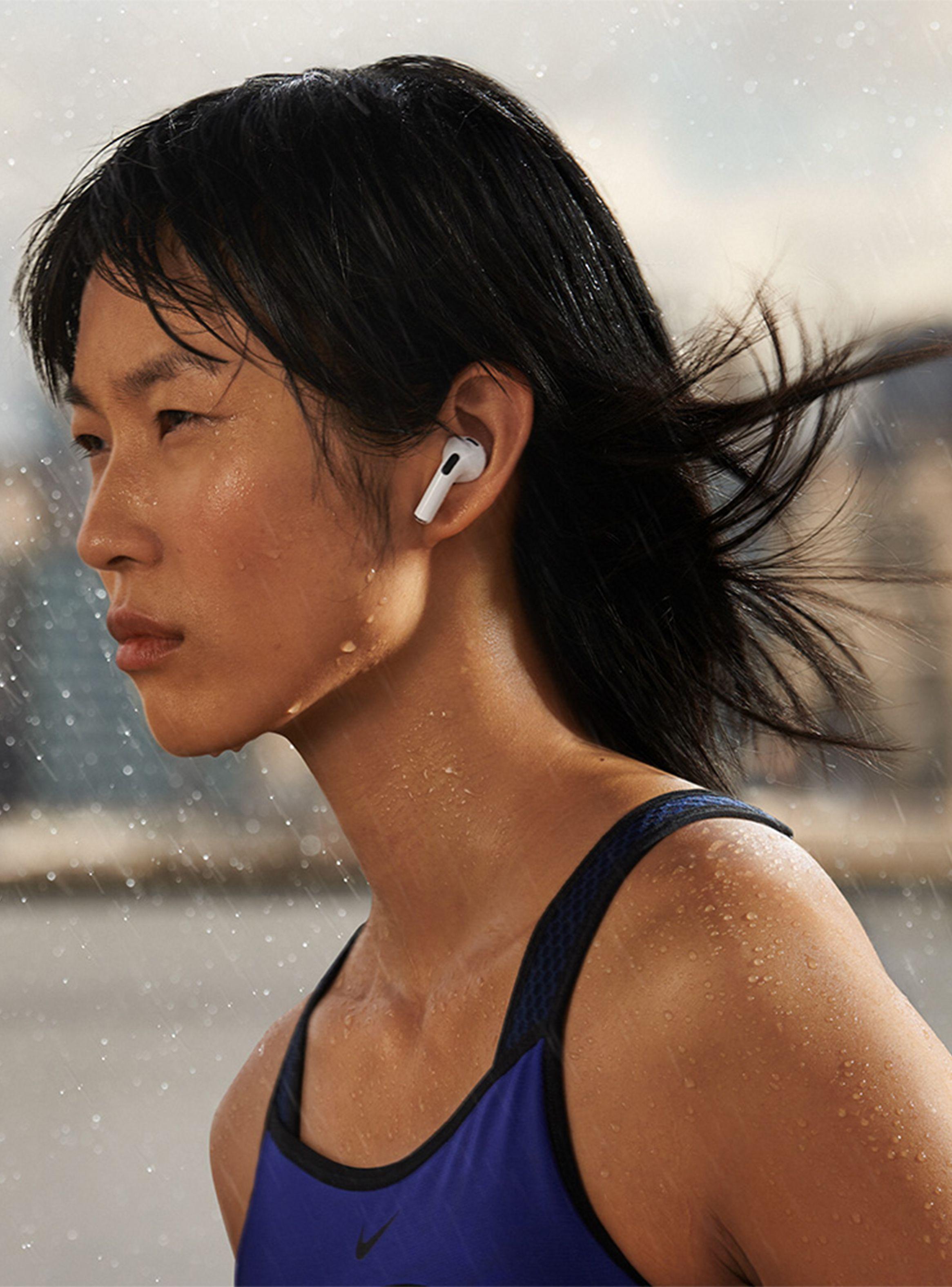 Apple AirPods 3ra Generación con Caja de Carga Lightning-2